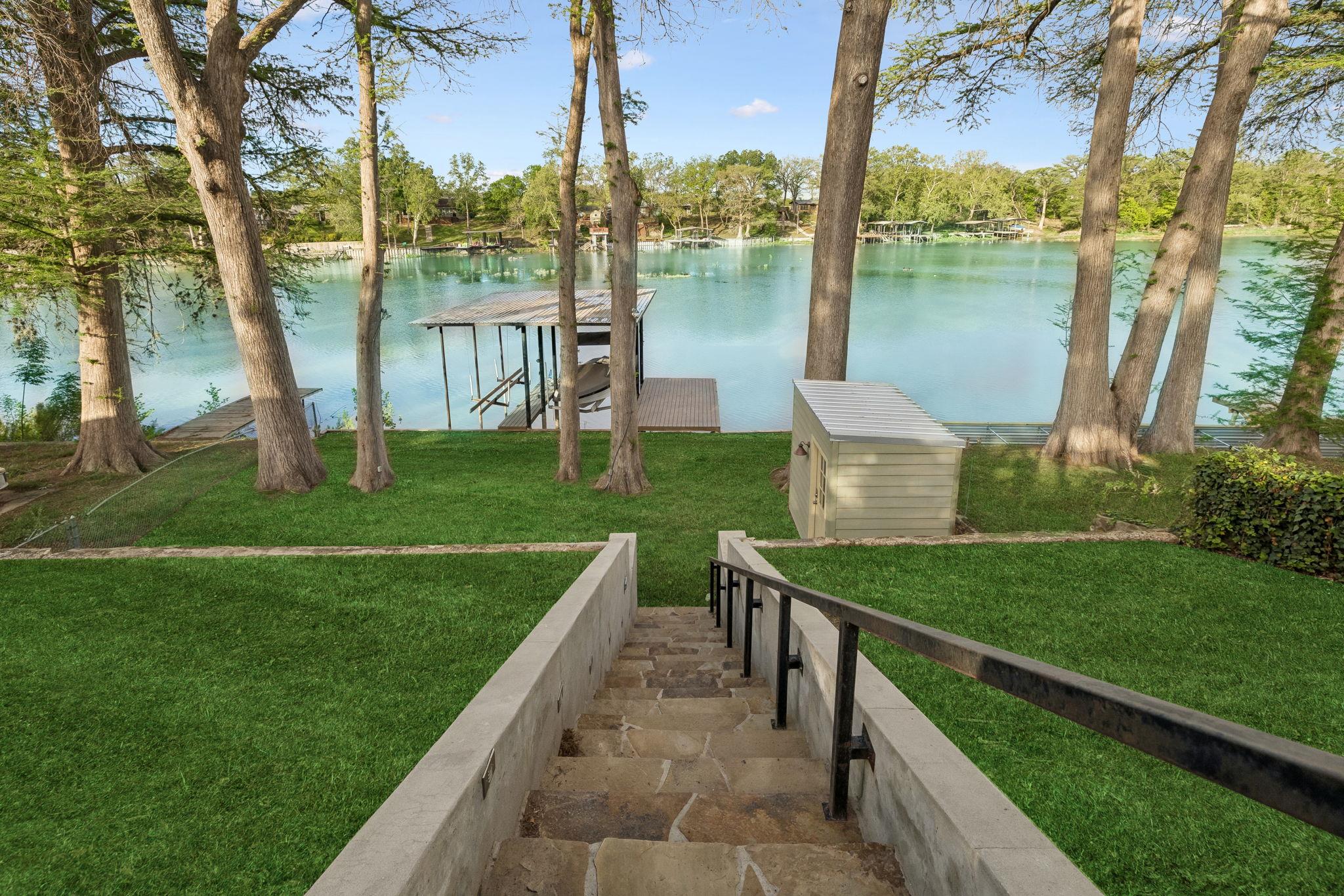 230 Lee St, Seguin, TX 78155