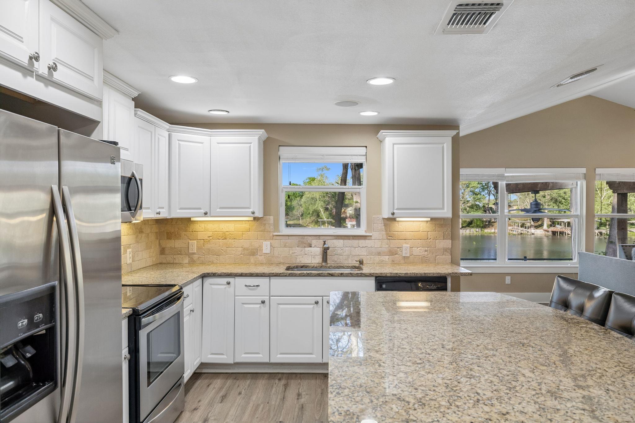 230 Lee St, Seguin, TX 78155