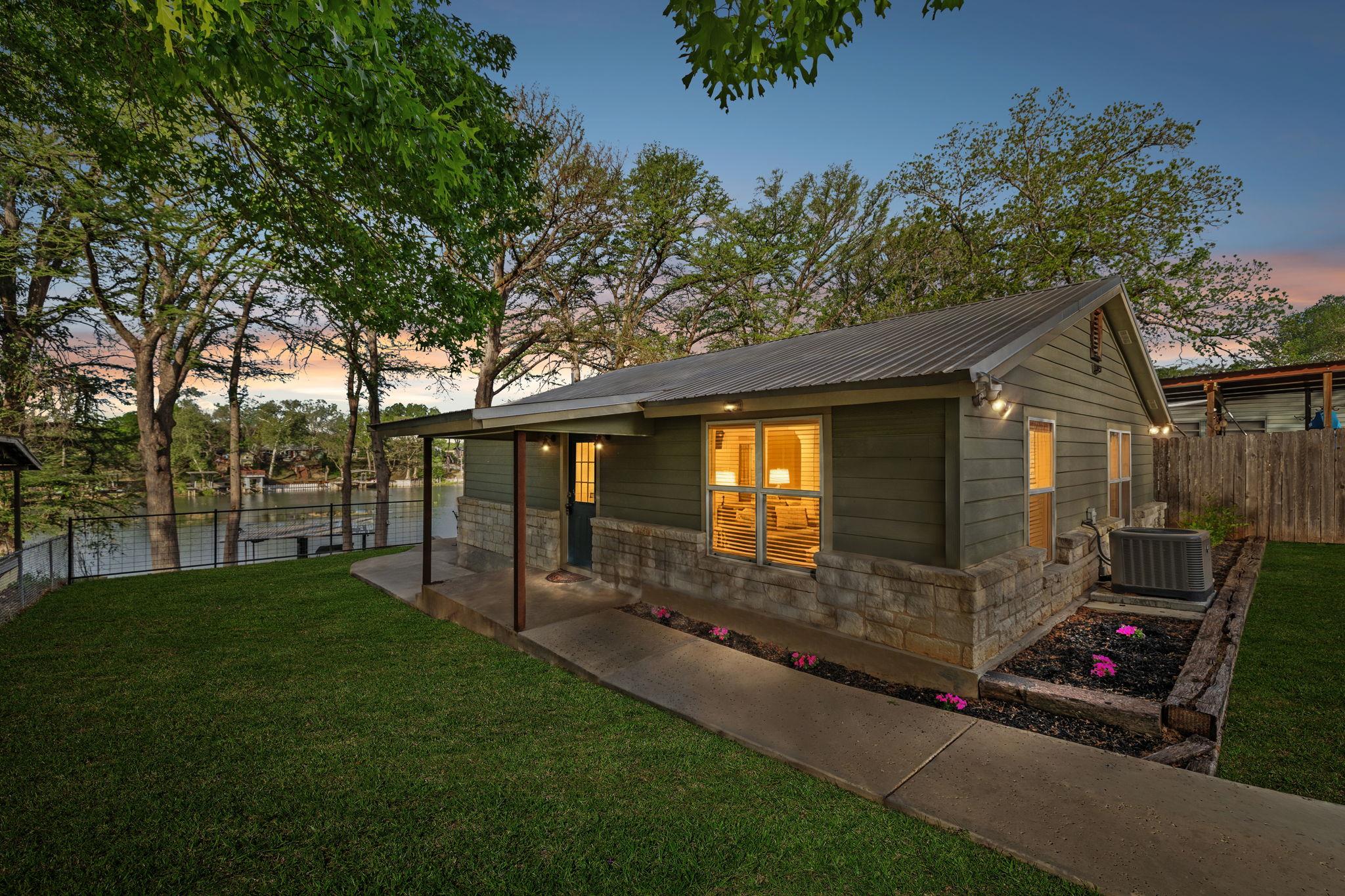 230 Lee St, Seguin, TX 78155