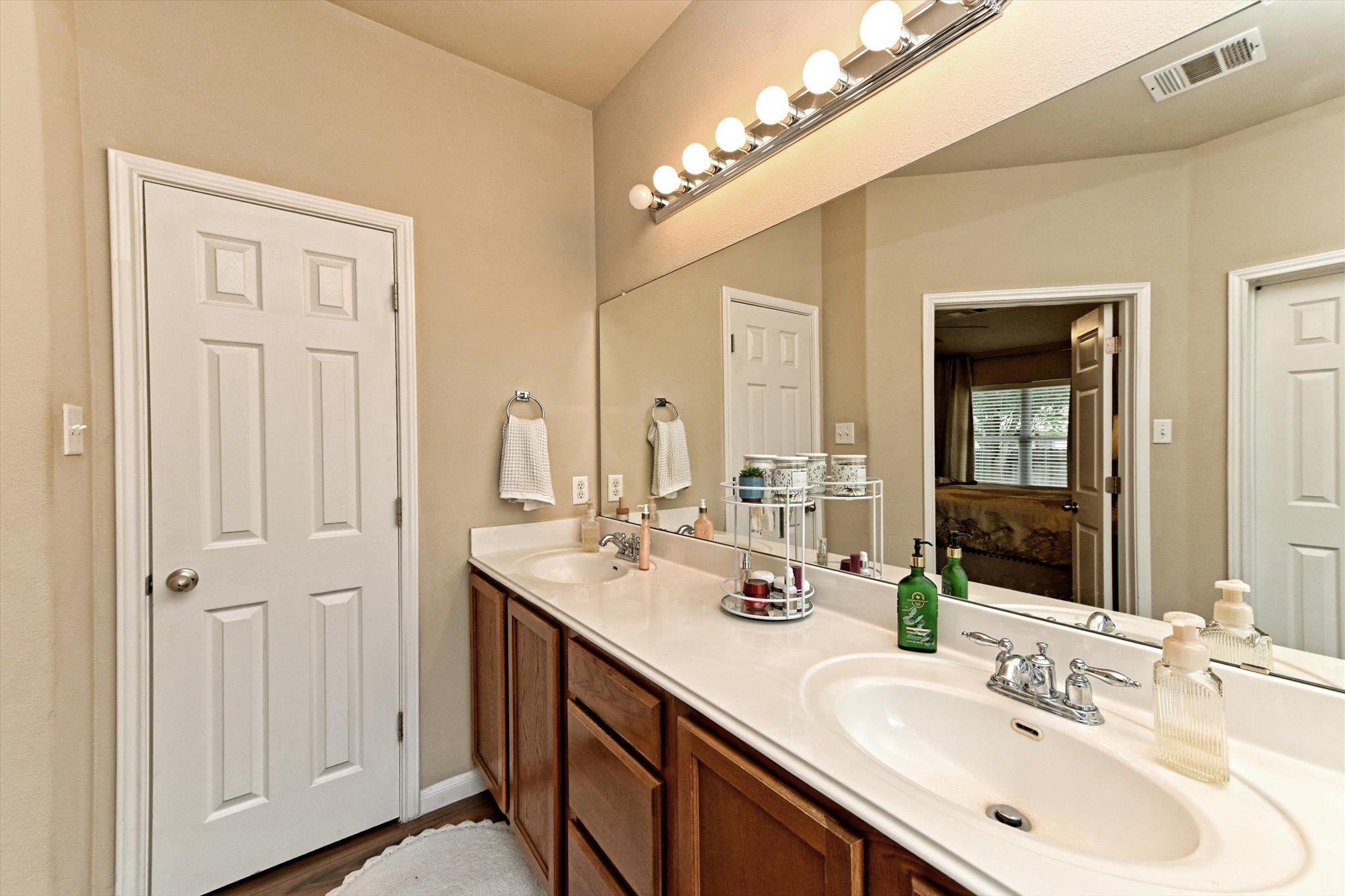 1334 Irishmoss Trl, Round Rock, TX 78665