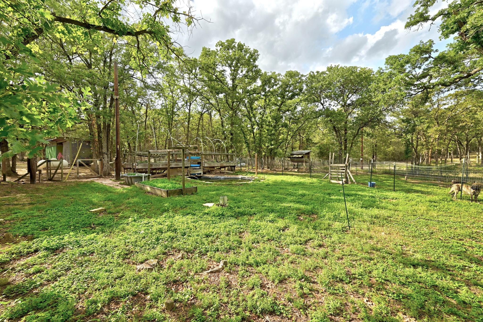 124 Coyote Ln, Elgin, TX 78621