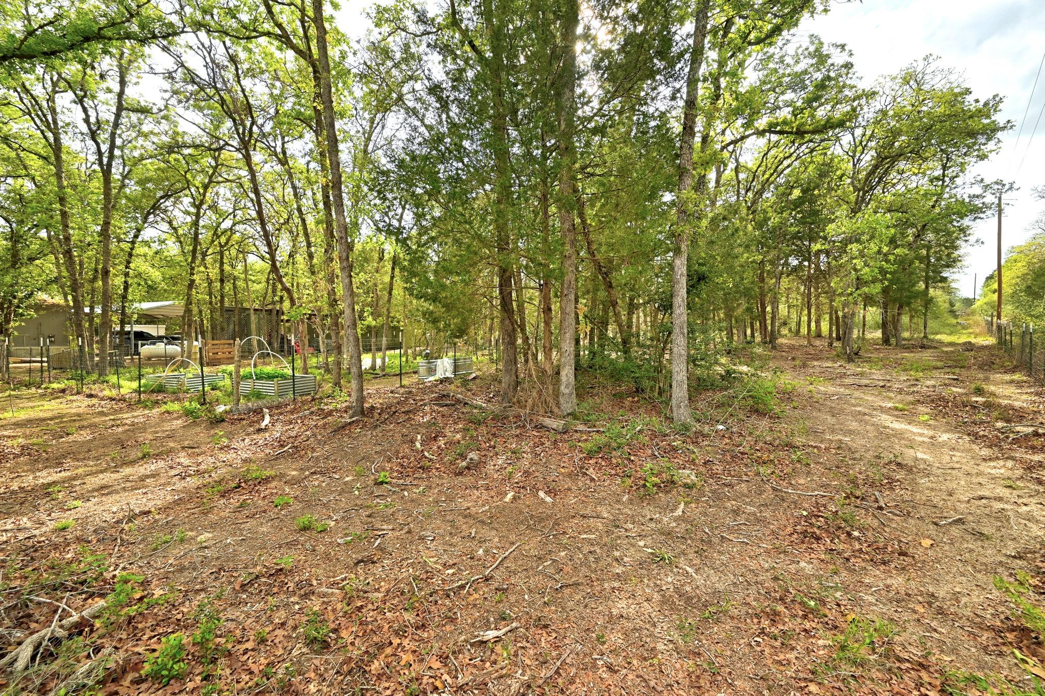 124 Coyote Ln, Elgin, TX 78621