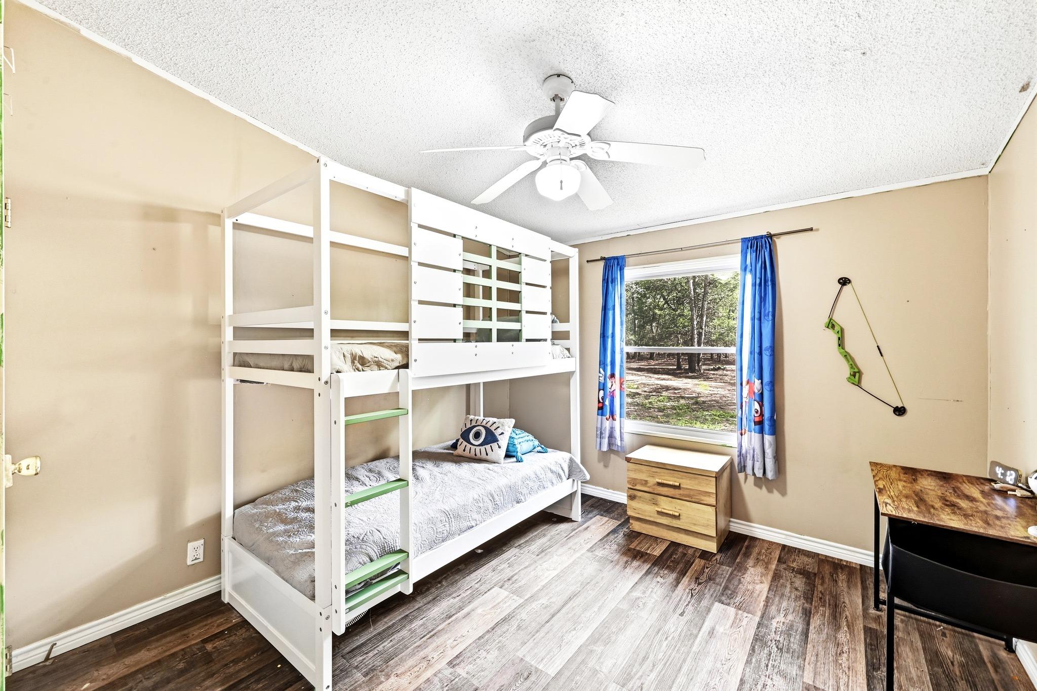 124 Coyote Ln, Elgin, TX 78621