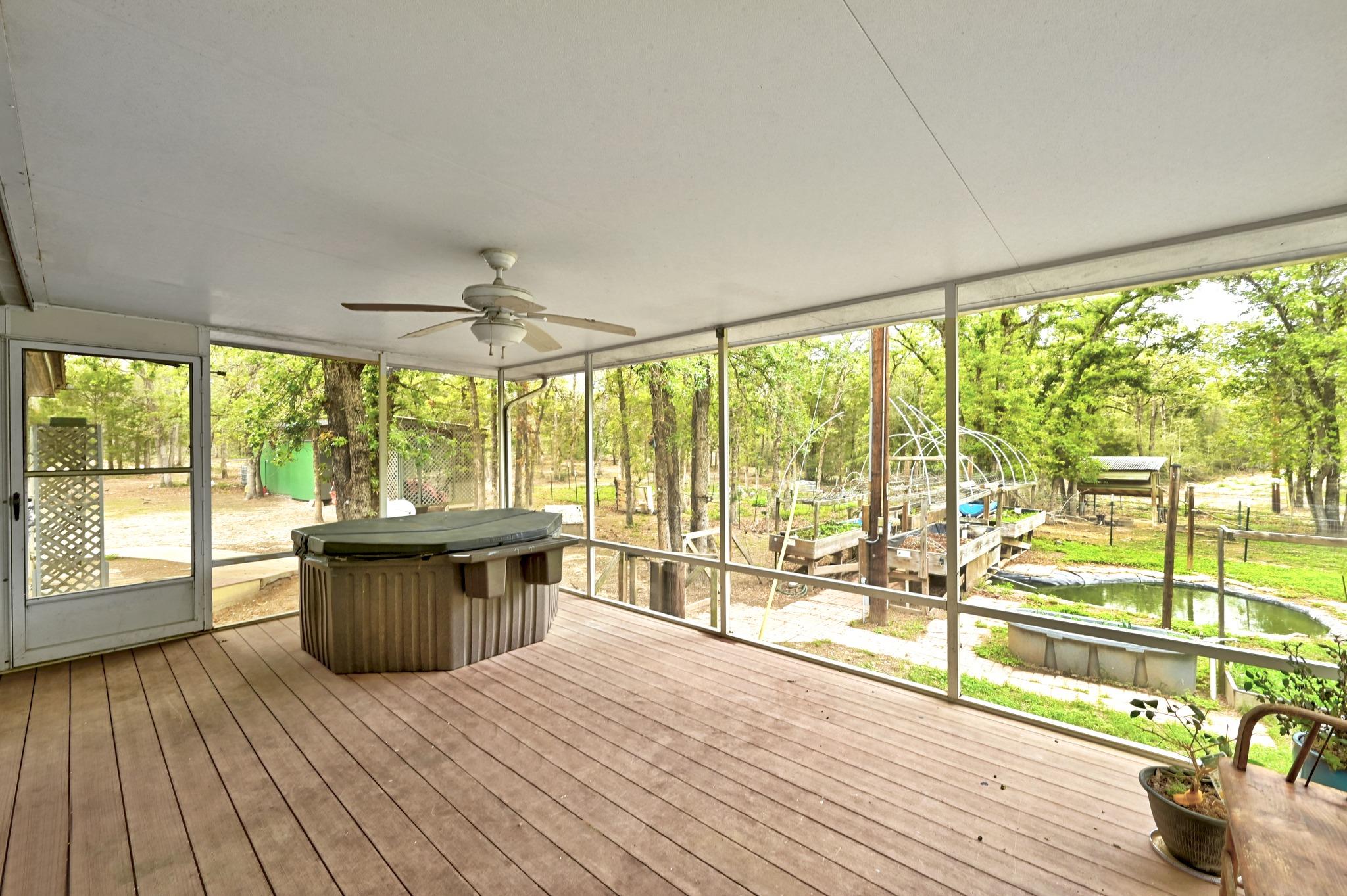 124 Coyote Ln, Elgin, TX 78621