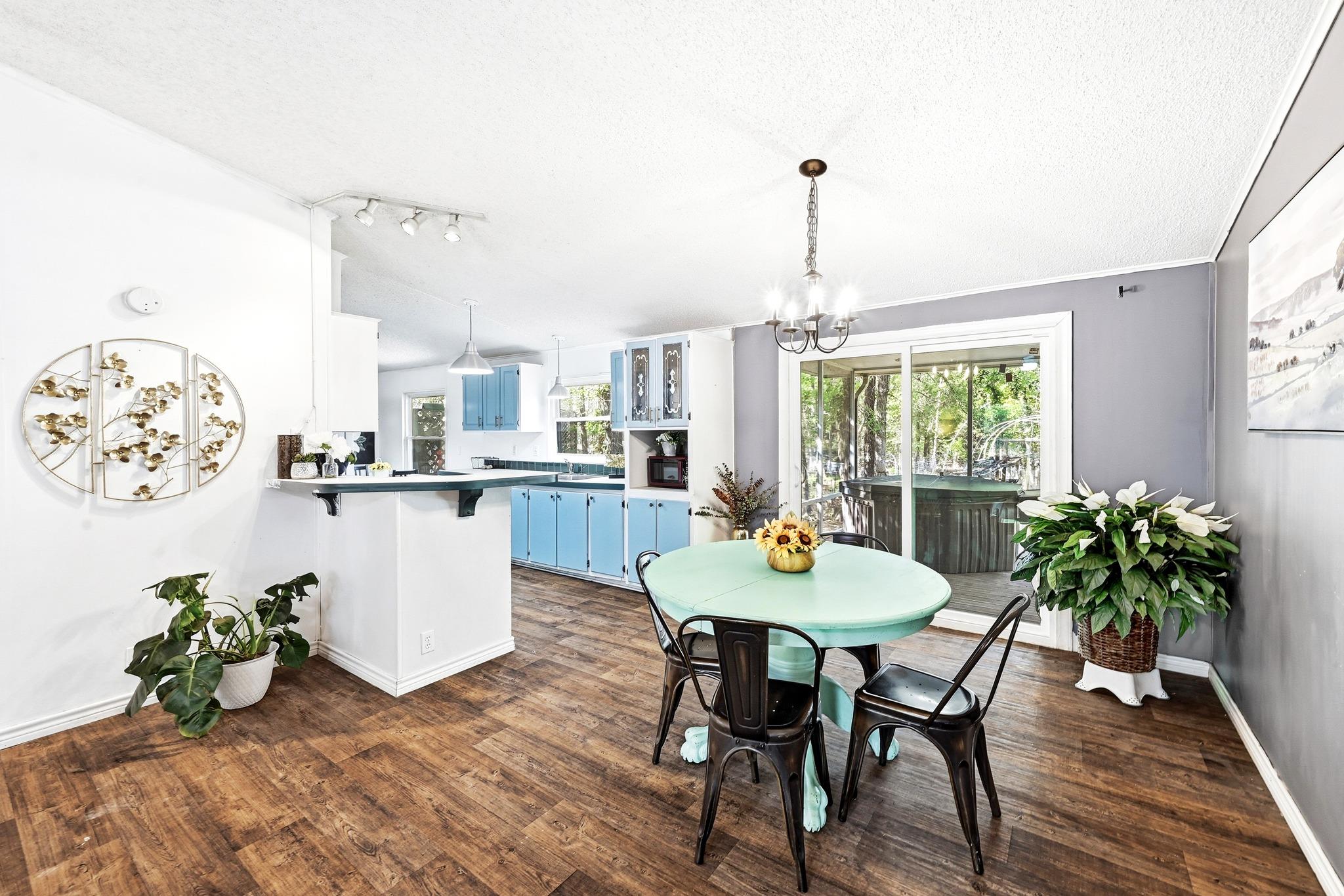 124 Coyote Ln, Elgin, TX 78621