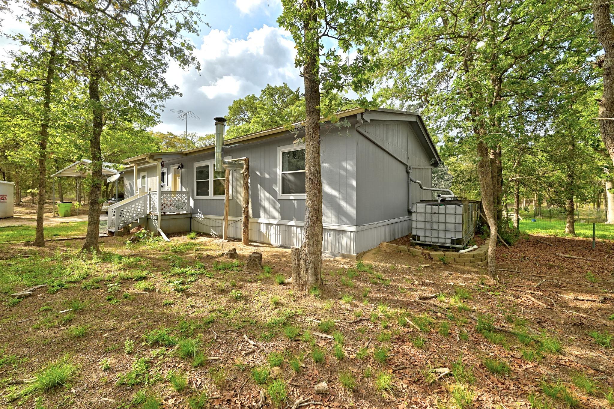 124 Coyote Ln, Elgin, TX 78621