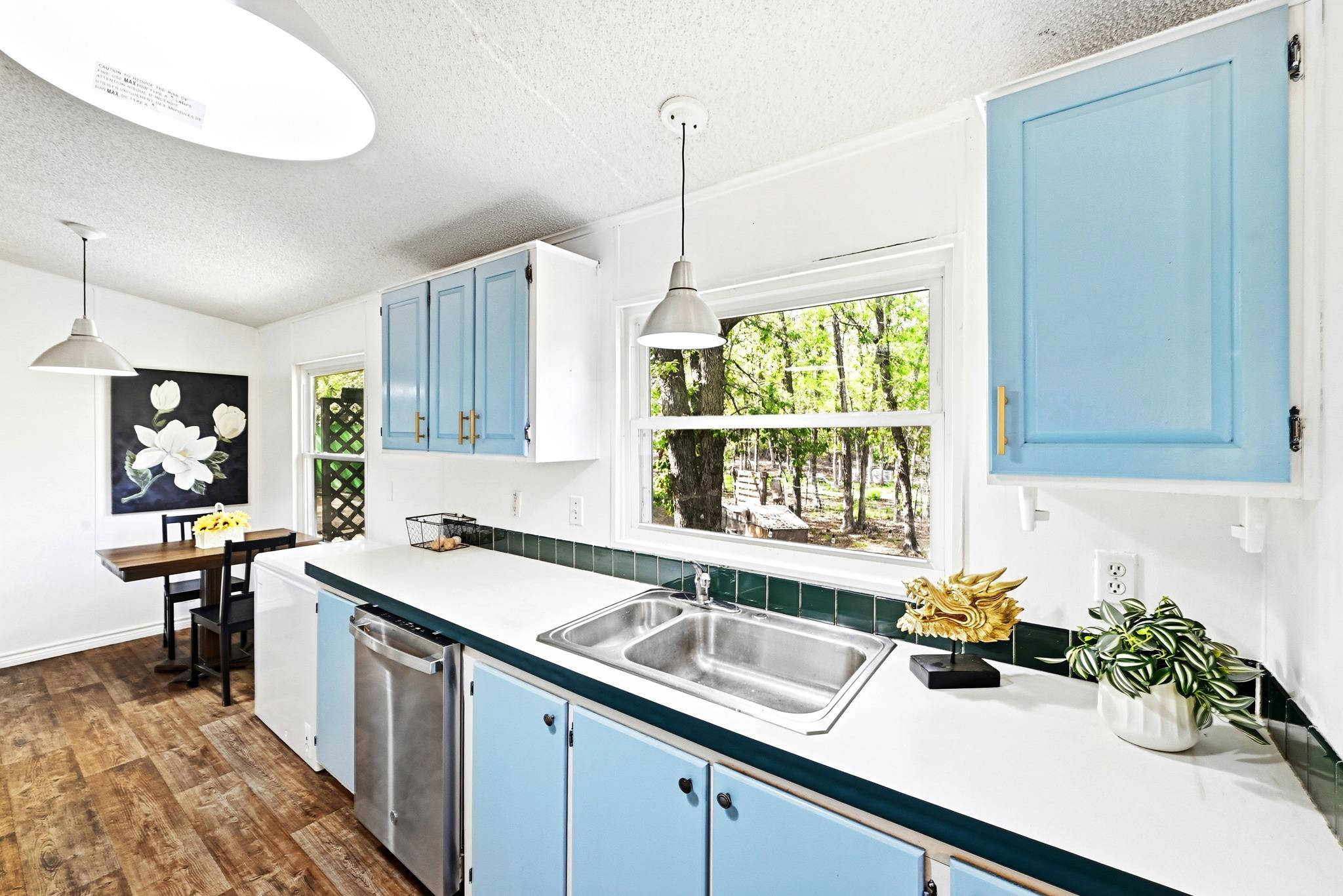 124 Coyote Ln, Elgin, TX 78621