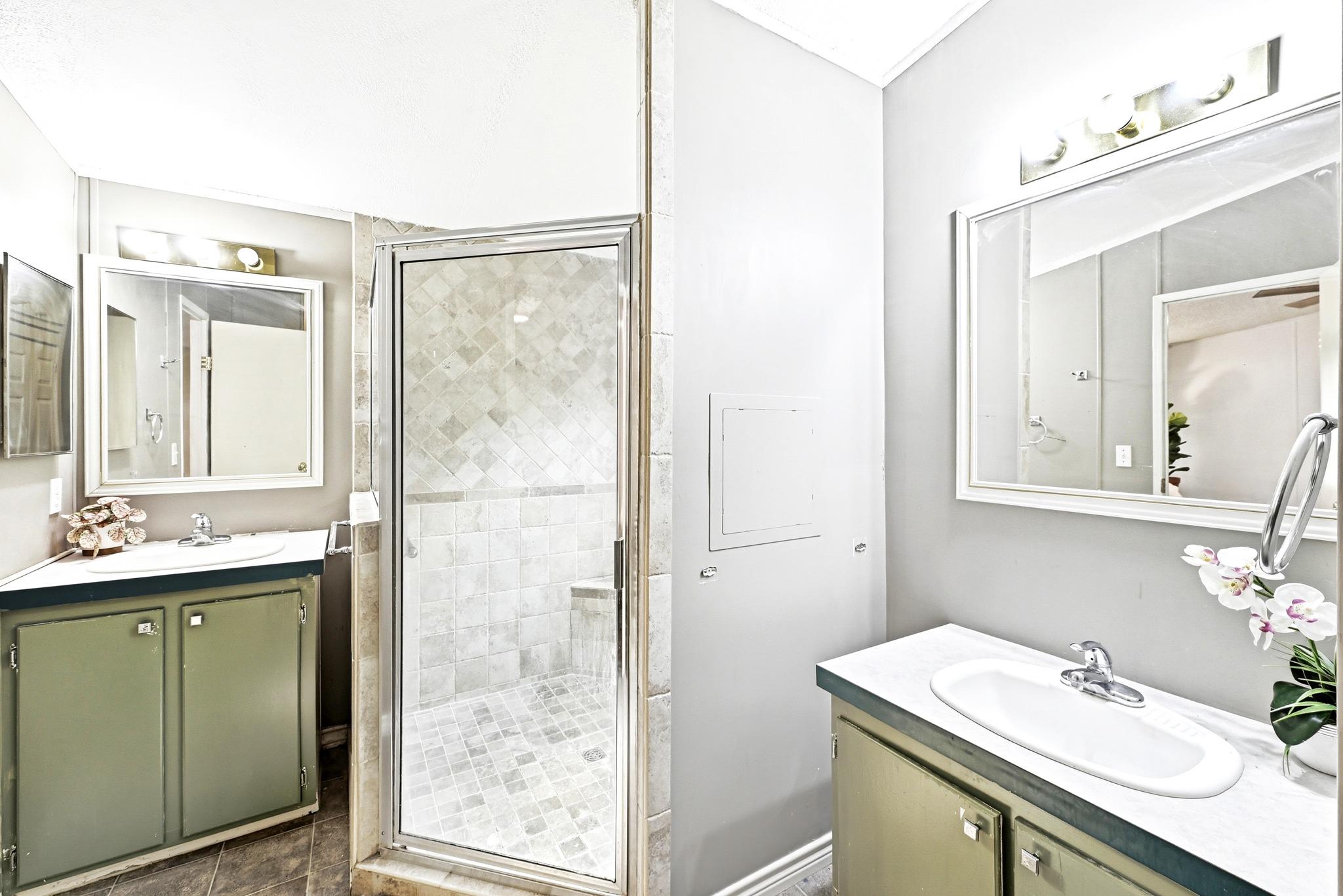 124 Coyote Ln, Elgin, TX 78621