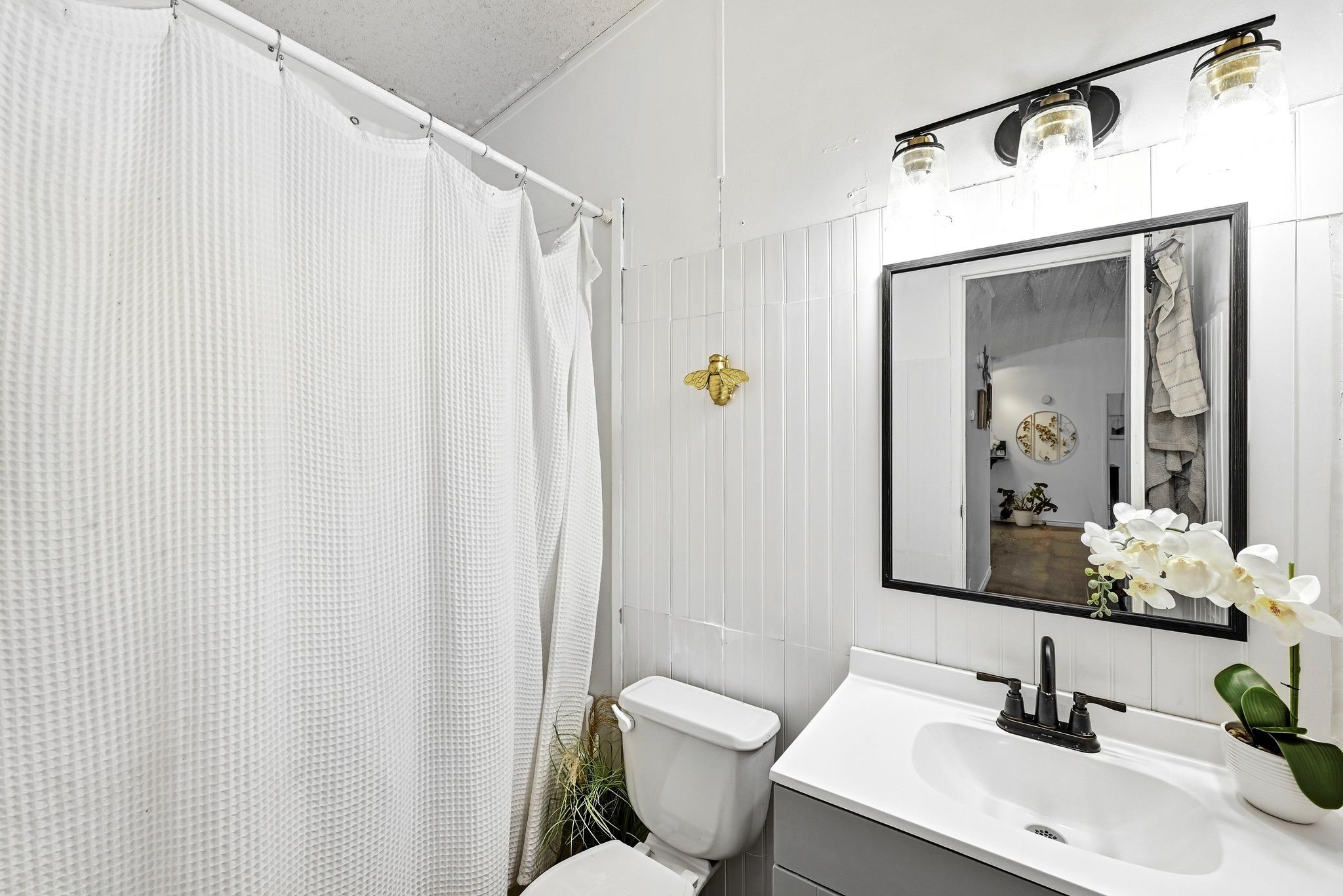 124 Coyote Ln, Elgin, TX 78621