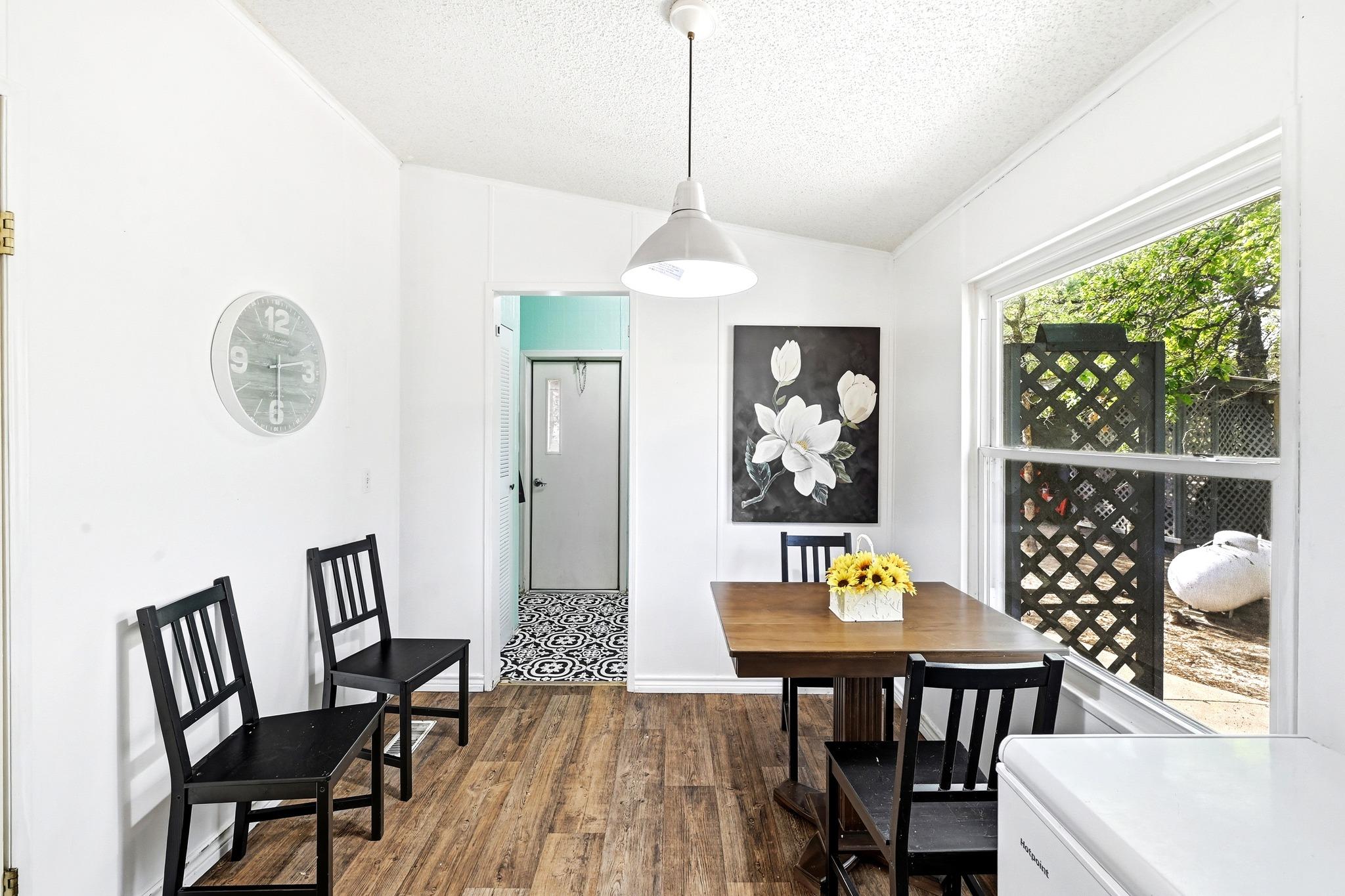 124 Coyote Ln, Elgin, TX 78621