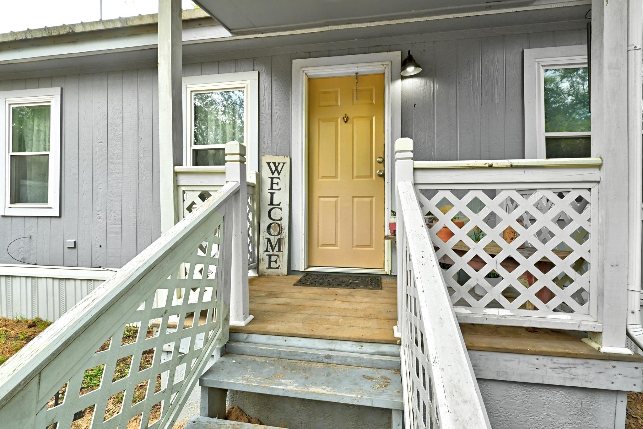 124 Coyote Ln, Elgin, TX 78621