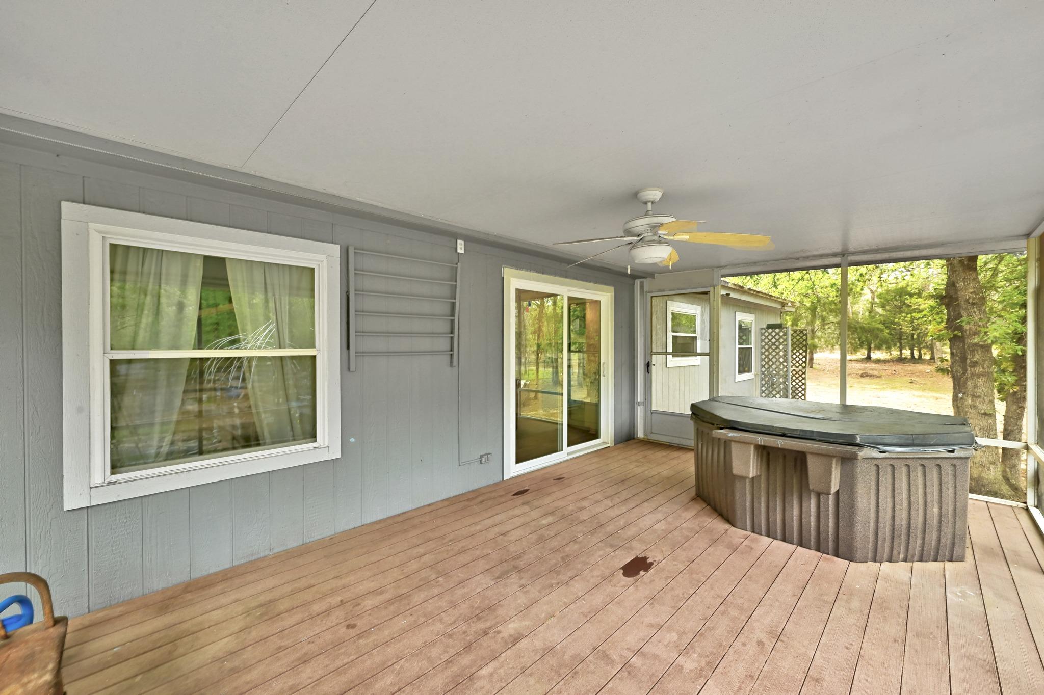 124 Coyote Ln, Elgin, TX 78621