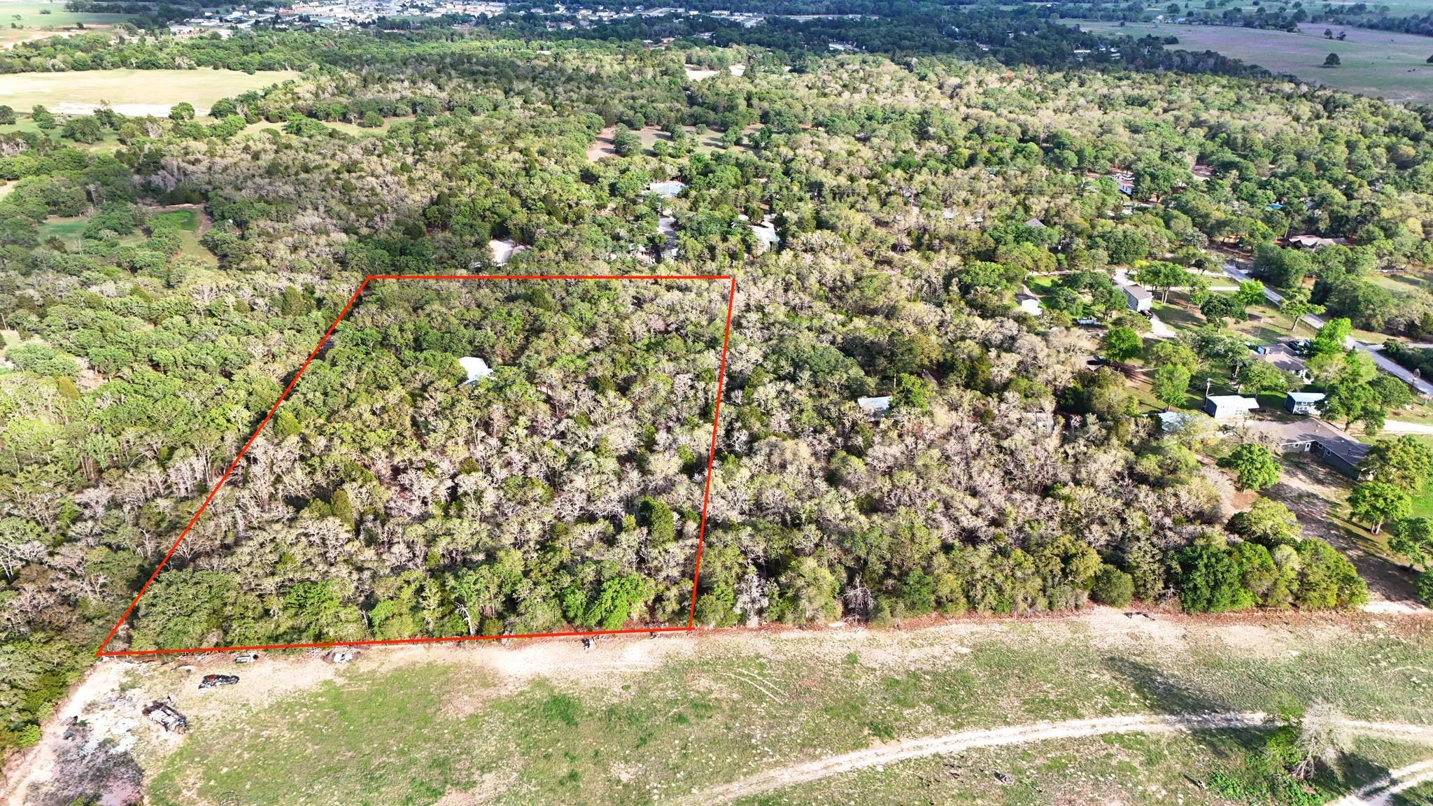 124 Coyote Ln, Elgin, TX 78621