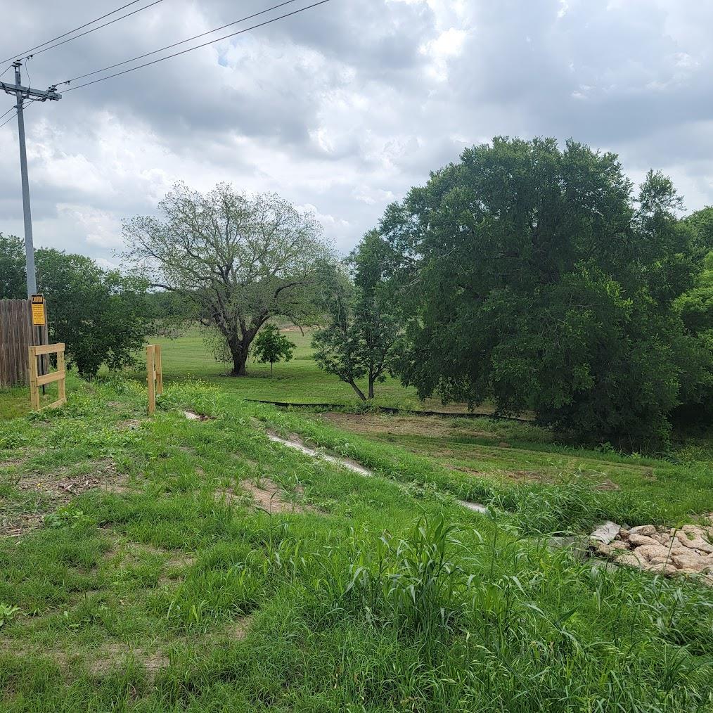 127 Trailside Ln, Bastrop, TX 78602