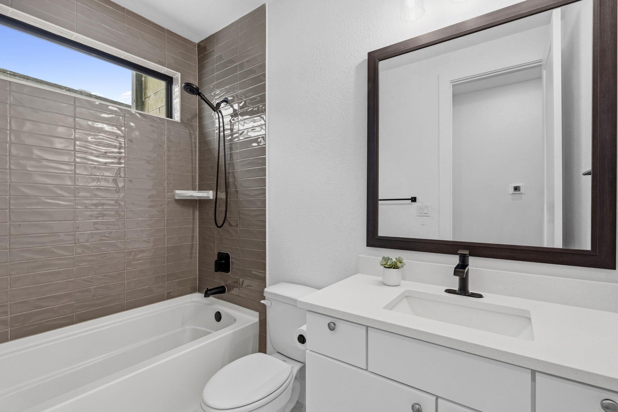 315 Holton Dr # 201, Austin, TX 78737