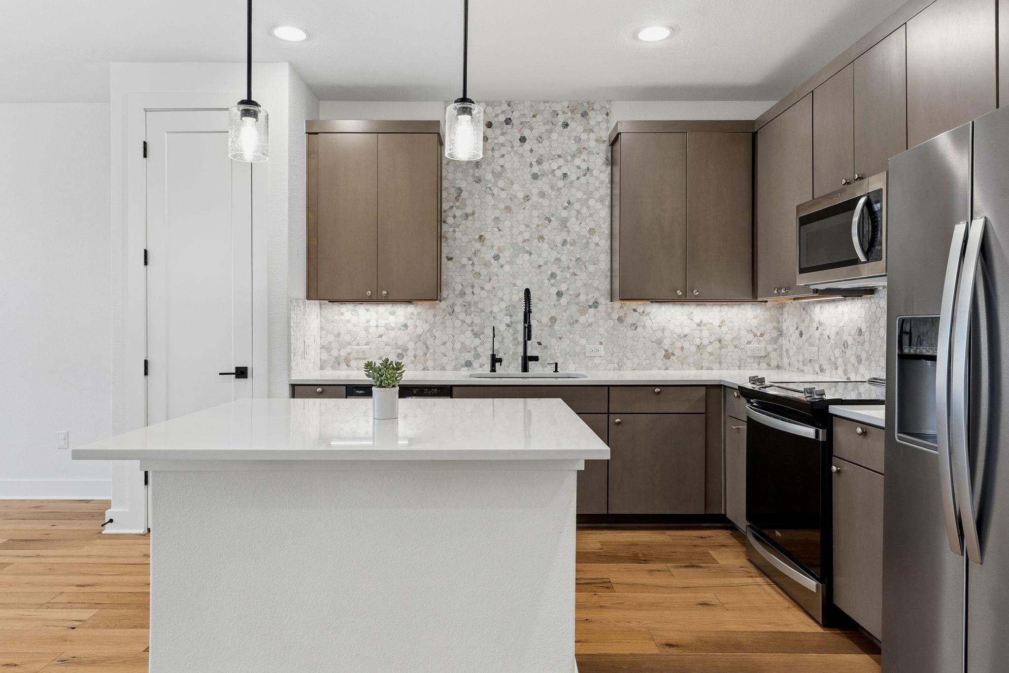 315 Holton Dr # 201, Austin, TX 78737