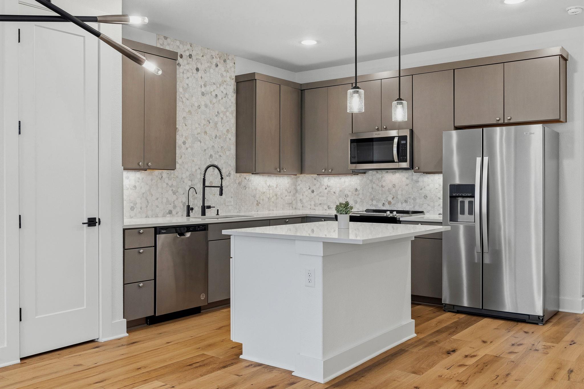 315 Holton Dr # 201, Austin, TX 78737