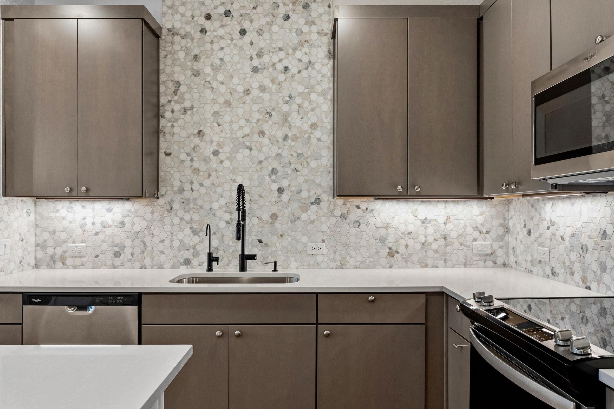 315 Holton Dr # 201, Austin, TX 78737