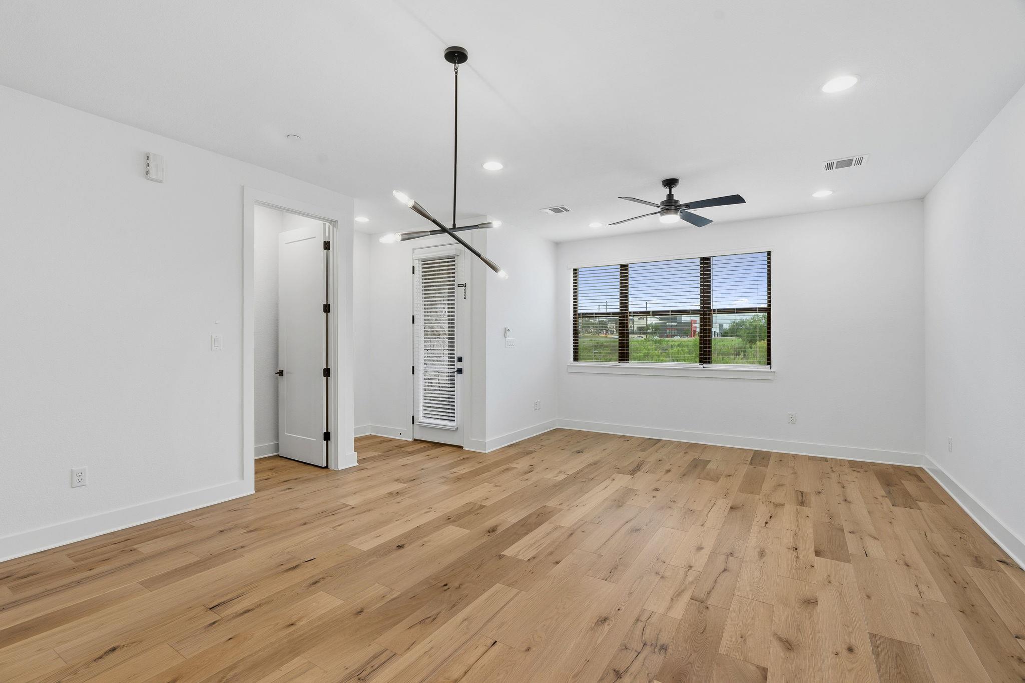 315 Holton Dr # 201, Austin, TX 78737