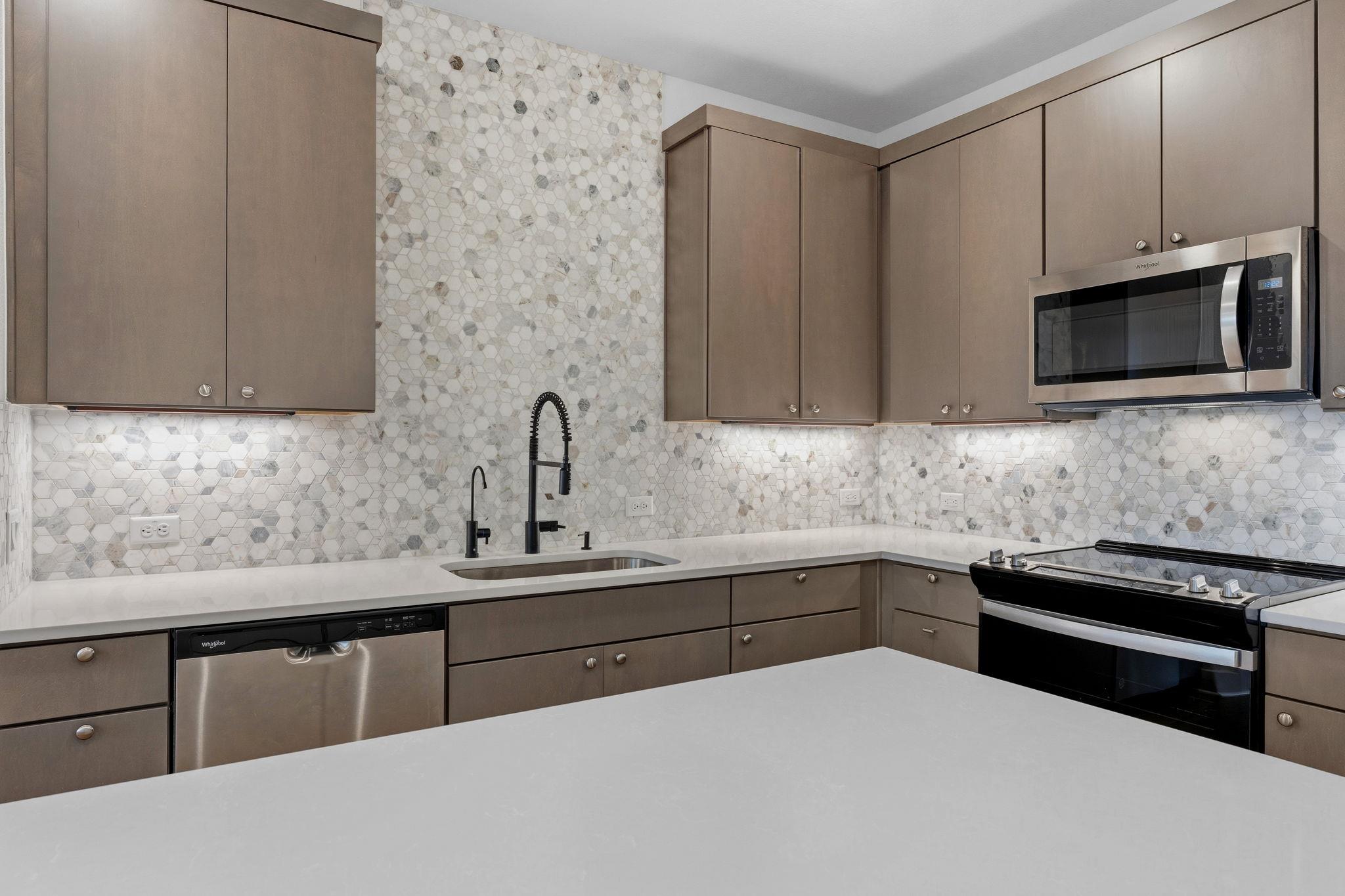 315 Holton Dr # 201, Austin, TX 78737