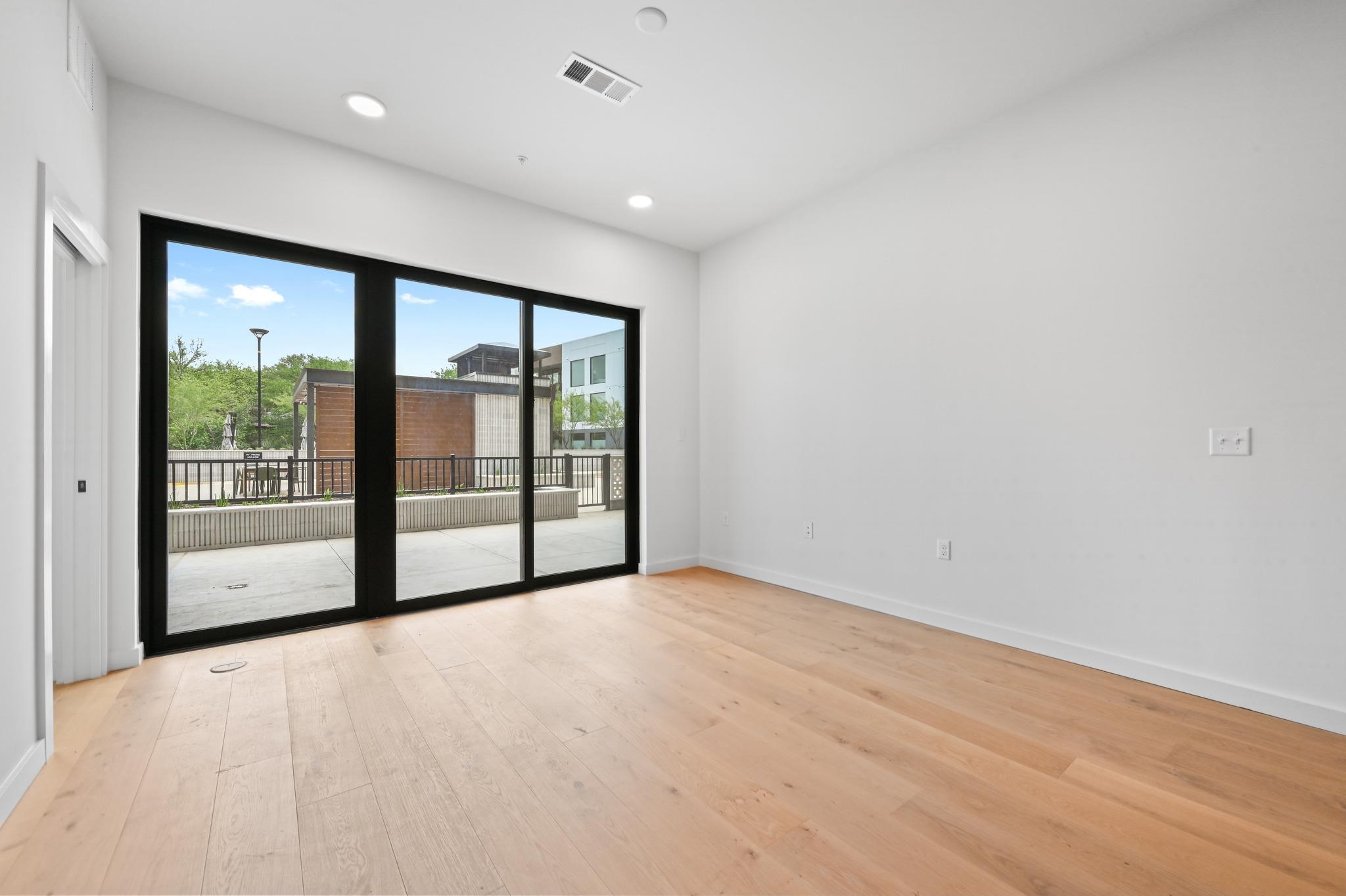 2209 S 1st St # 121, Austin, TX 78704