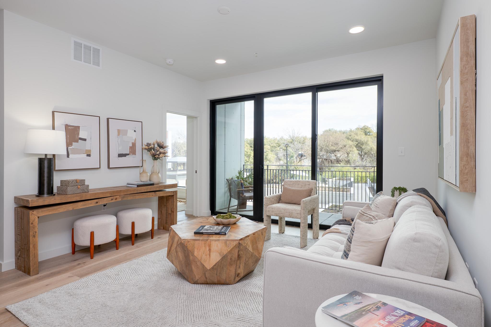 2209 S 1st St # 121, Austin, TX 78704