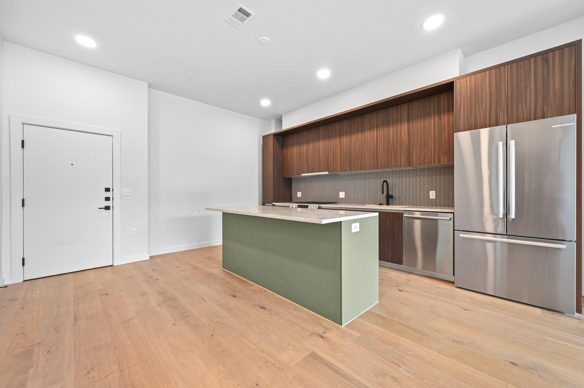 2209 S 1st St # 121, Austin, TX 78704