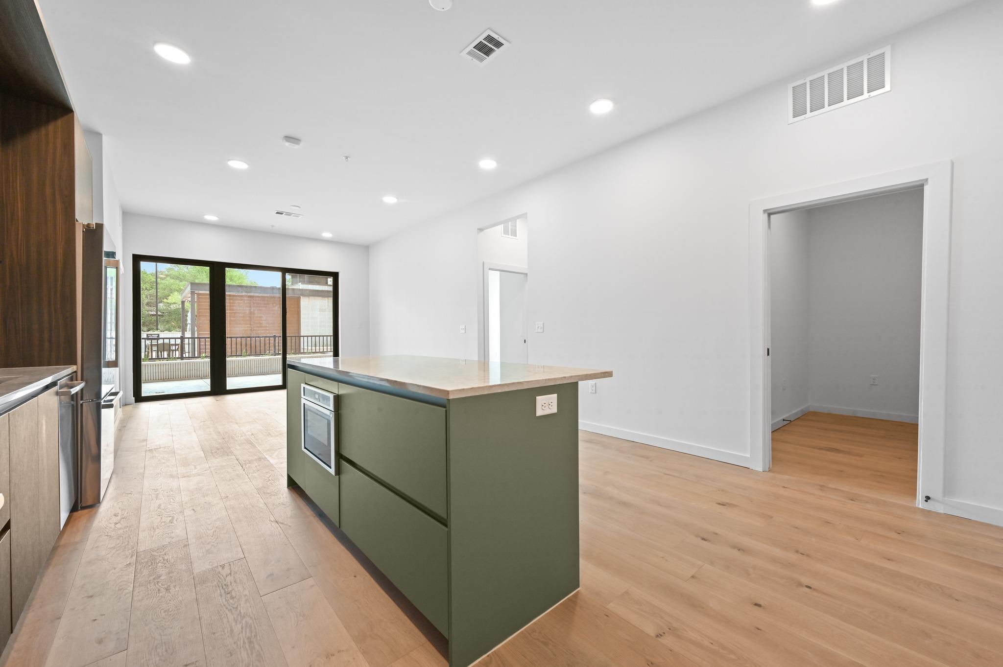 2209 S 1st St # 121, Austin, TX 78704