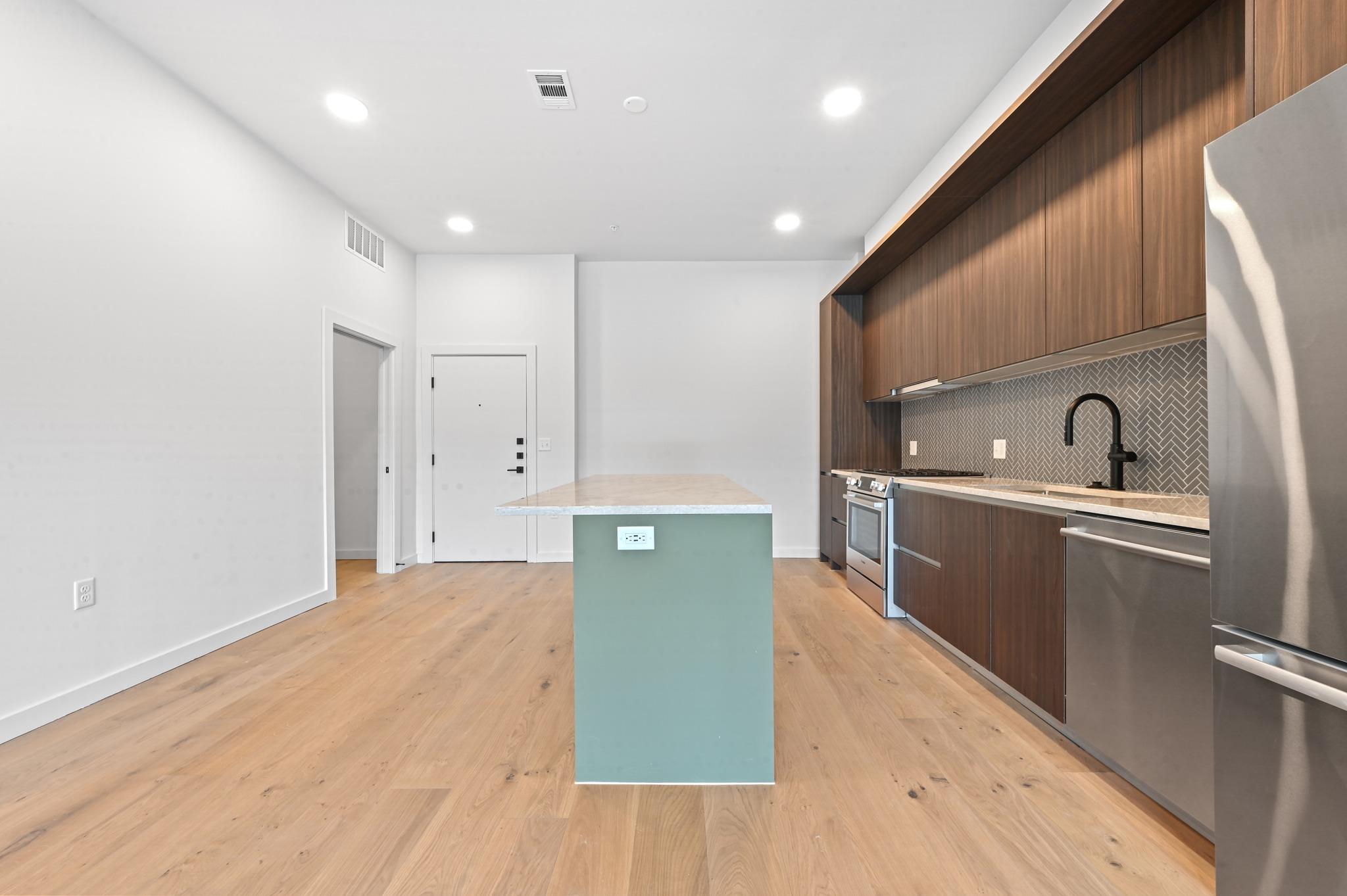 2209 S 1st St # 121, Austin, TX 78704