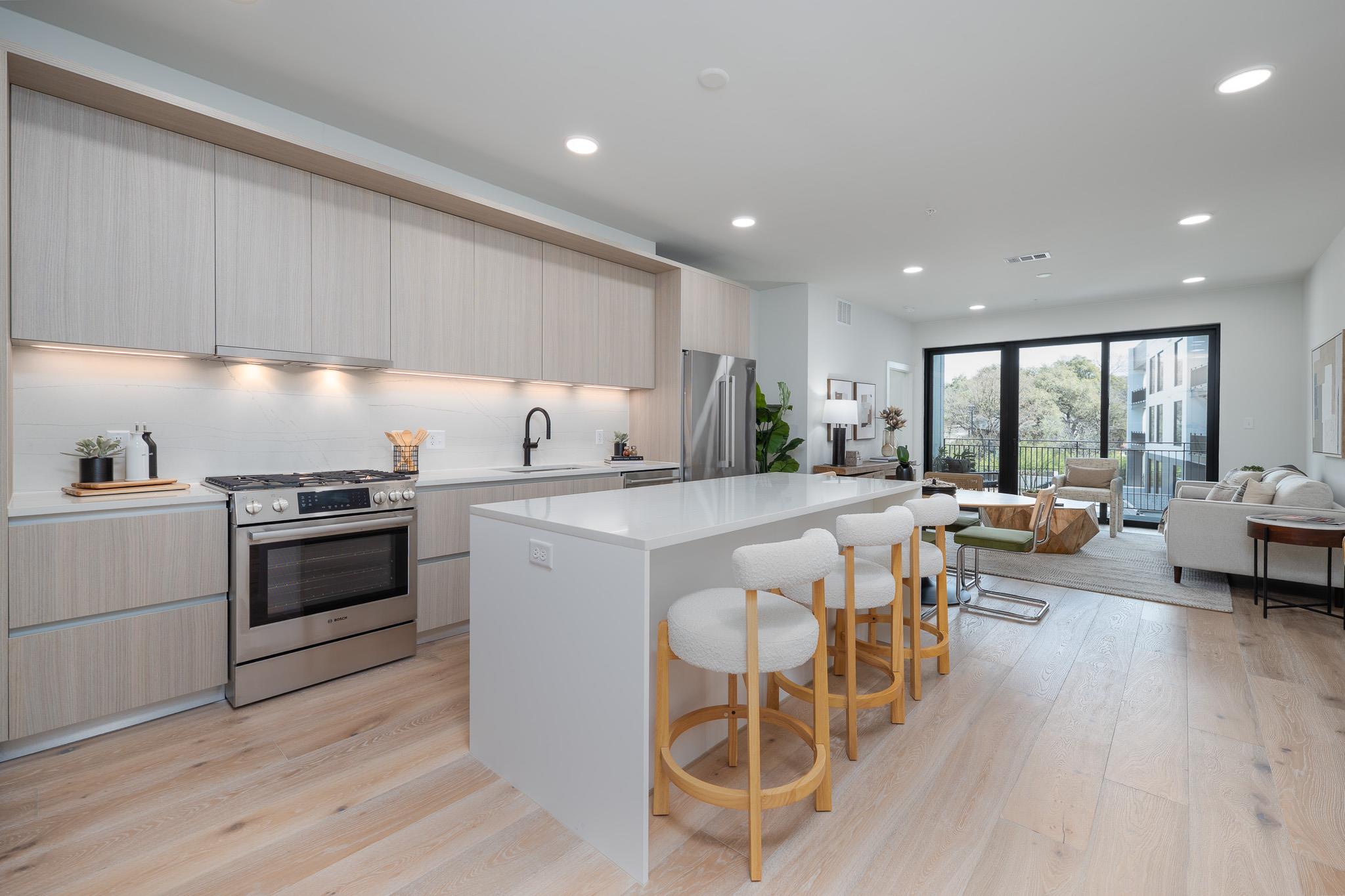 2209 S 1st St # 121, Austin, TX 78704