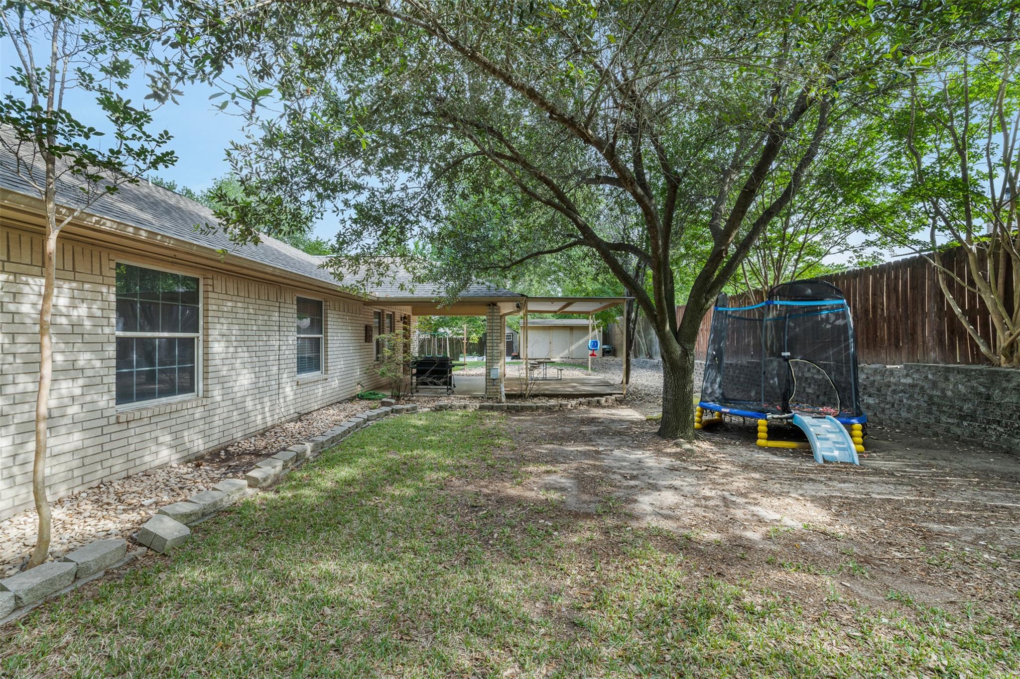 705 Palmer St, Rockdale, TX 76567