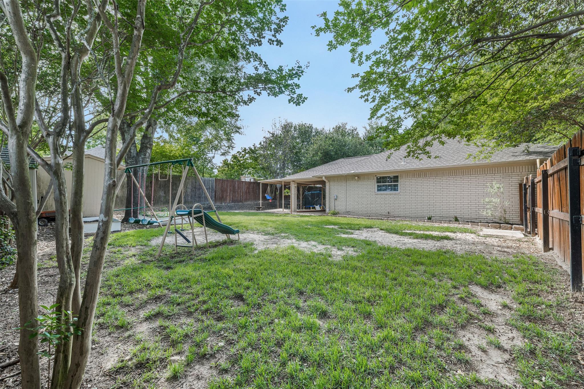 705 Palmer St, Rockdale, TX 76567