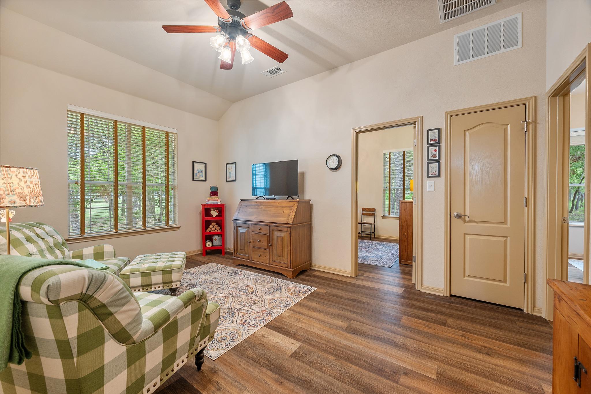 201 Shady Oaks Trl, Liberty Hill, TX 78642