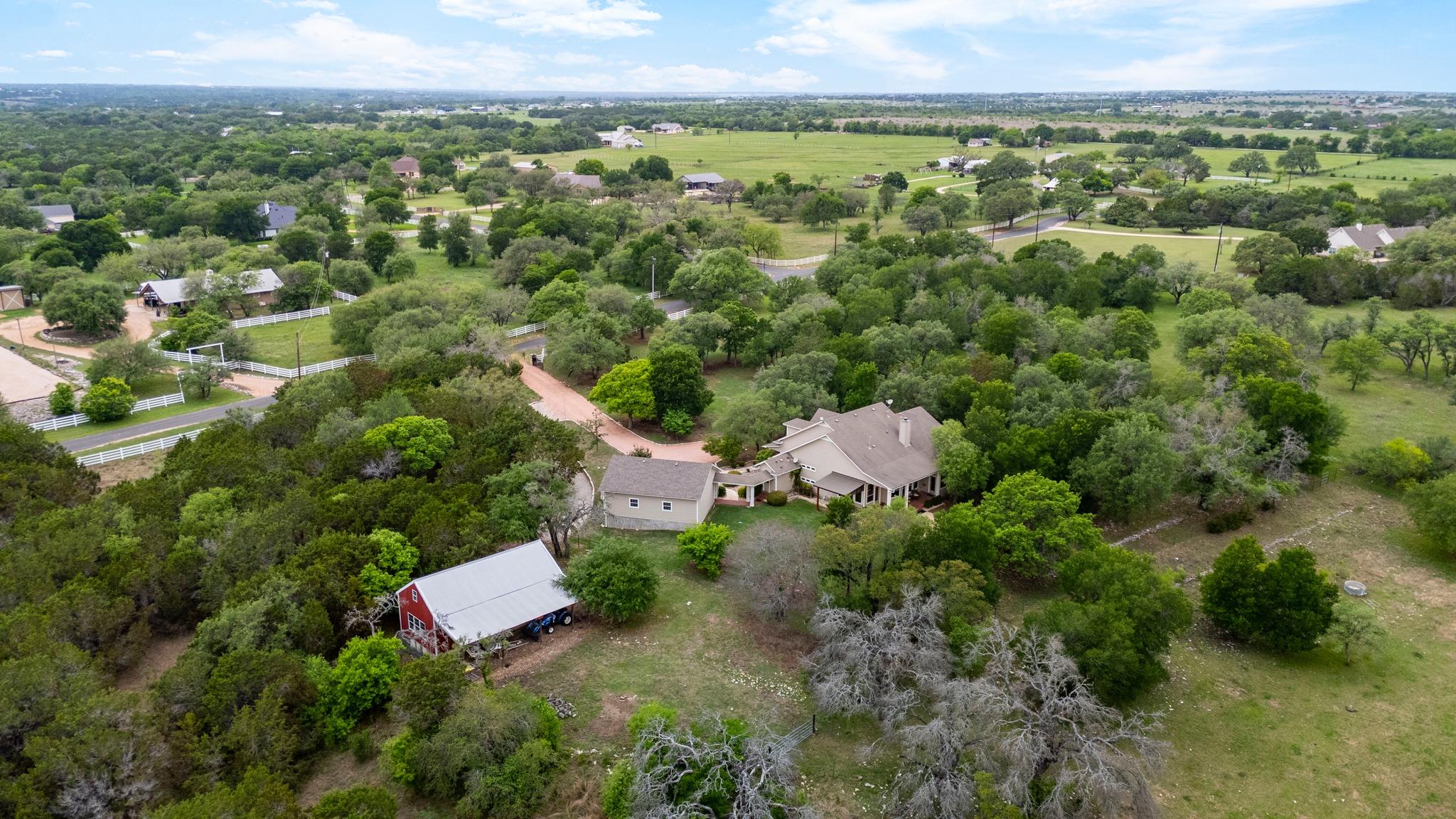 201 Shady Oaks Trl, Liberty Hill, TX 78642