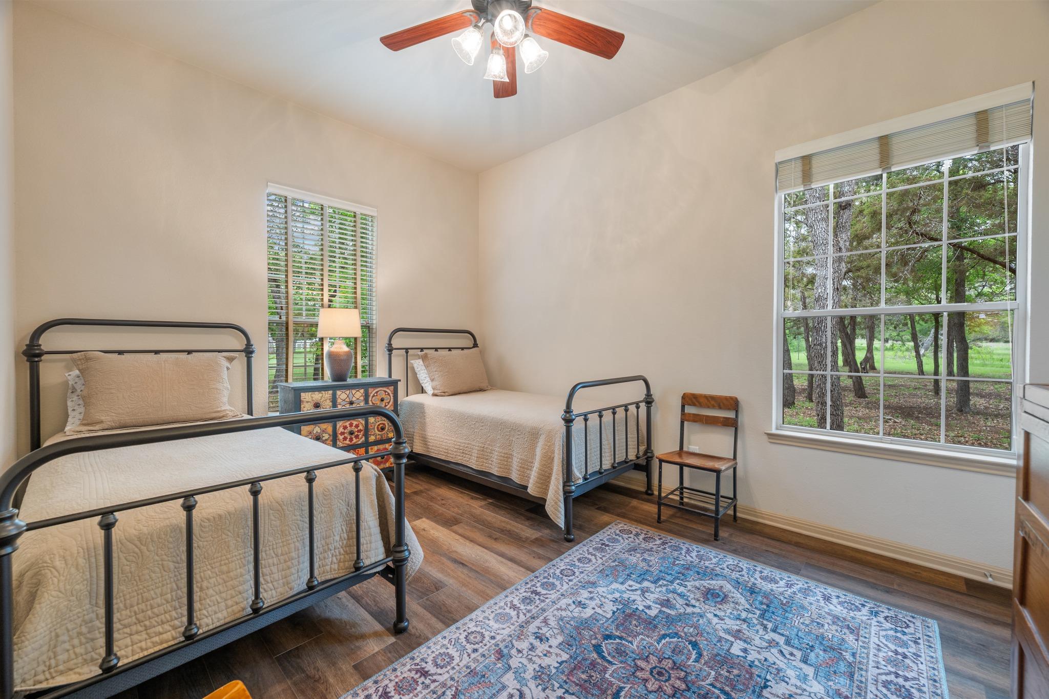 201 Shady Oaks Trl, Liberty Hill, TX 78642