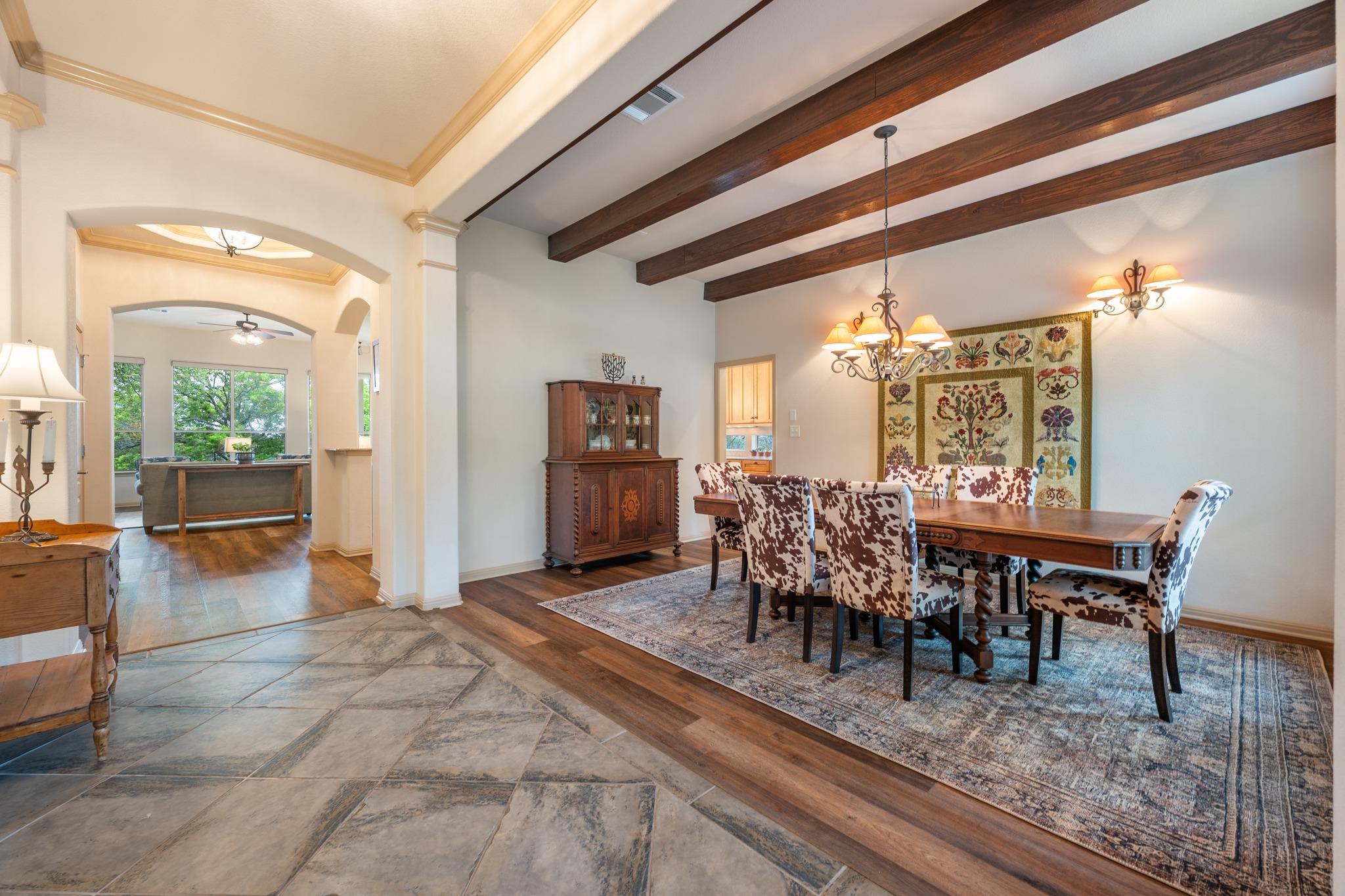 201 Shady Oaks Trl, Liberty Hill, TX 78642