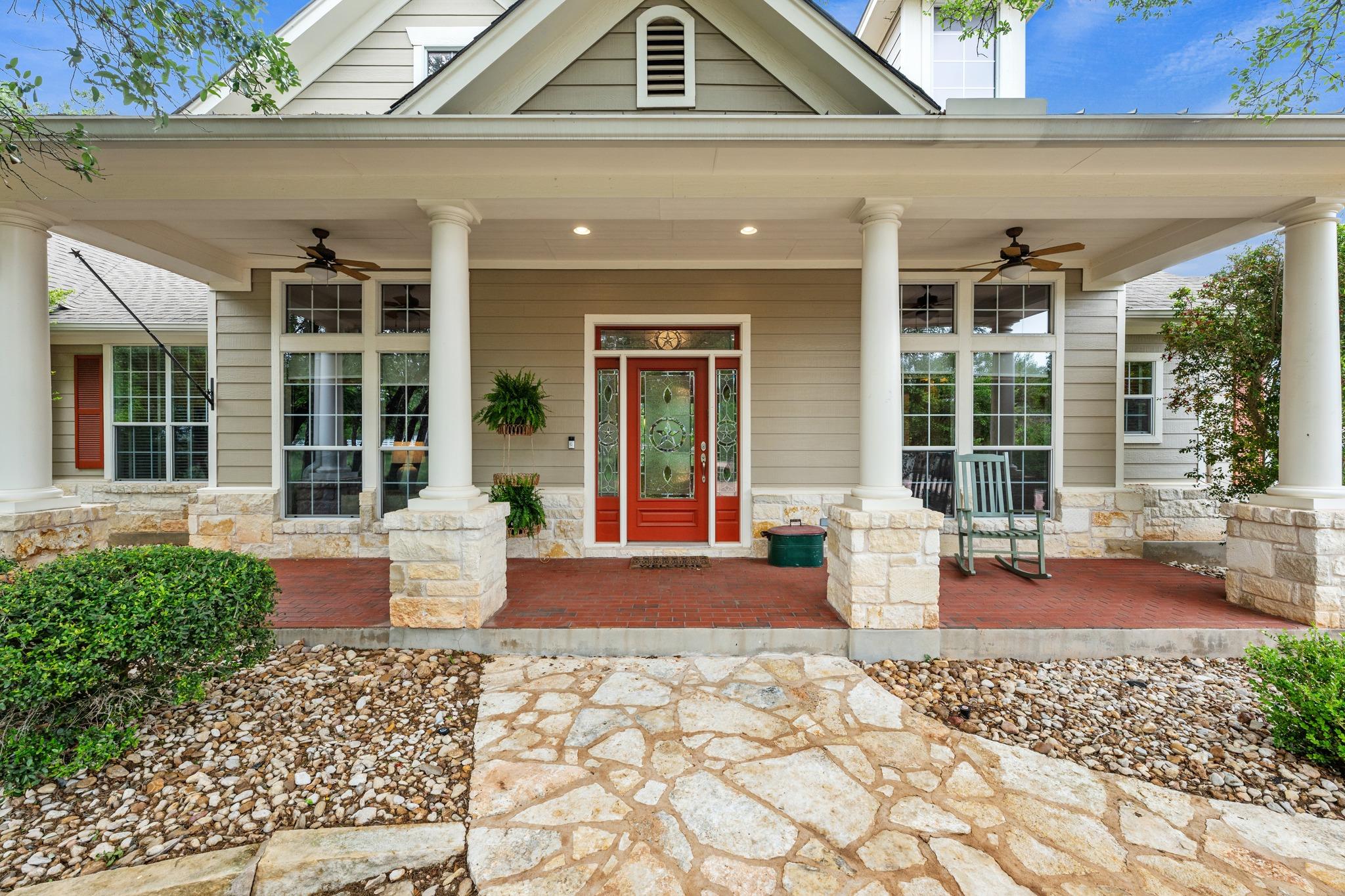 201 Shady Oaks Trl, Liberty Hill, TX 78642