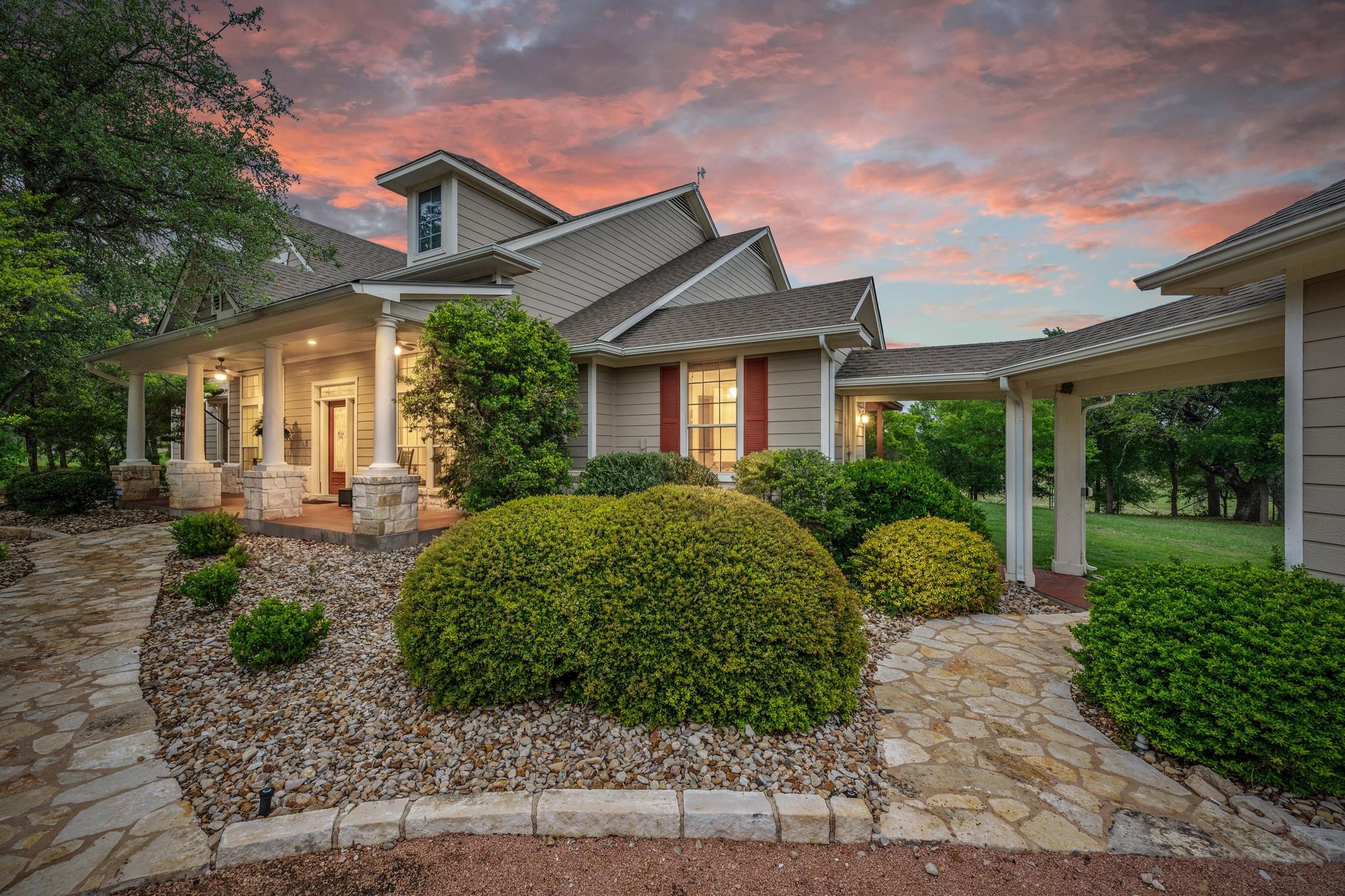 201 Shady Oaks Trl, Liberty Hill, TX 78642