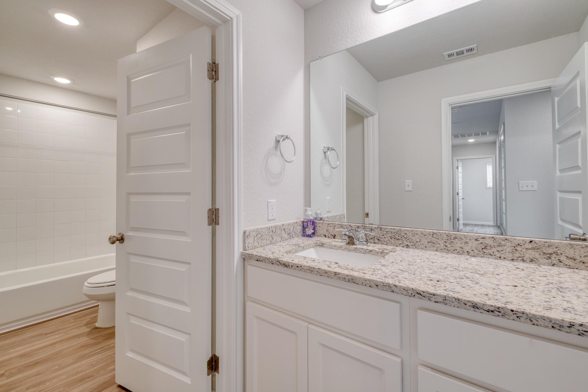 128 Checkers Cv, Elgin, TX 78621