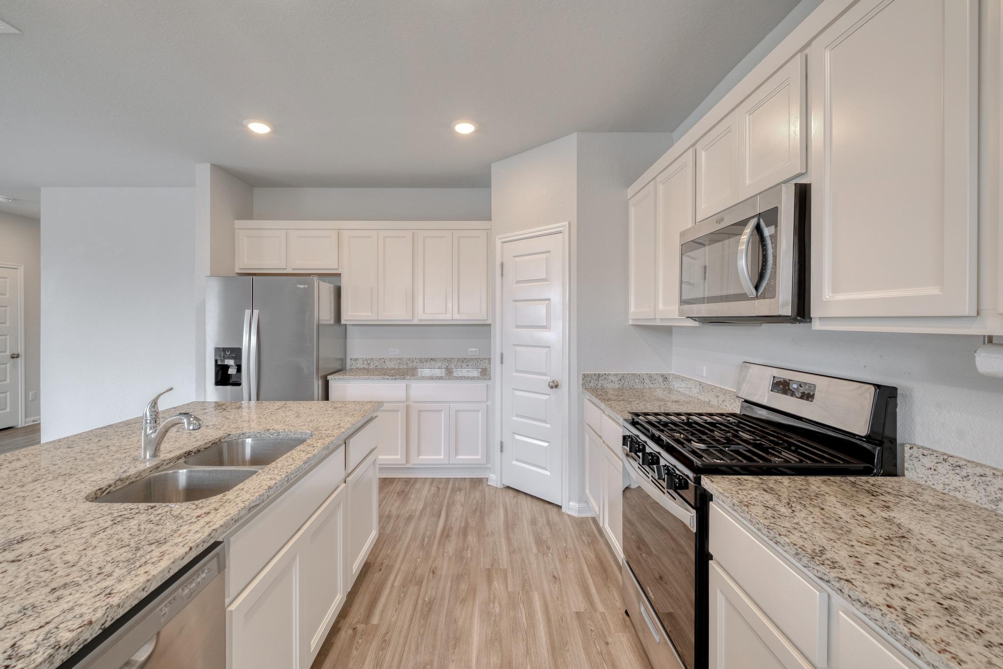 128 Checkers Cv, Elgin, TX 78621