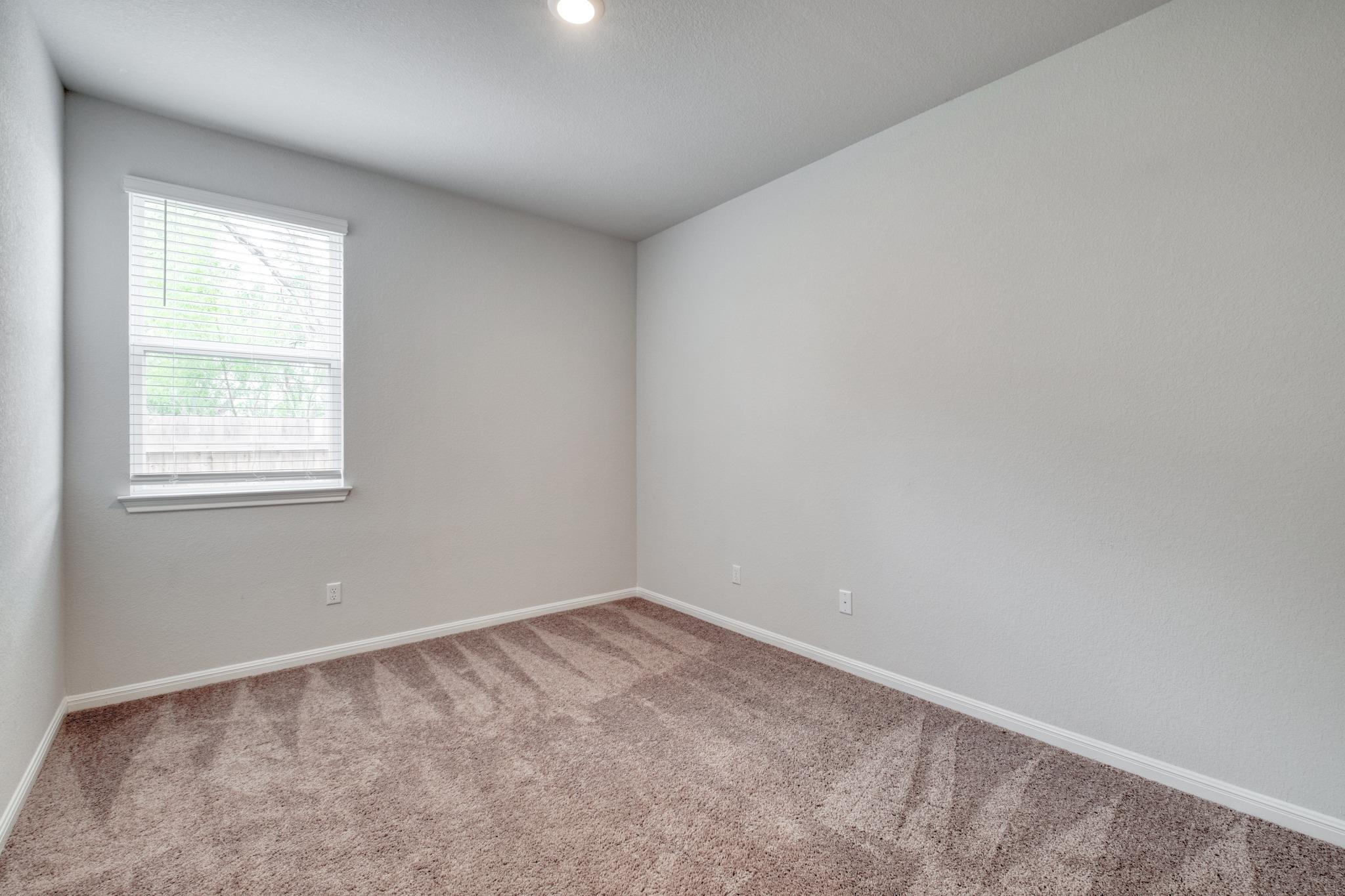 128 Checkers Cv, Elgin, TX 78621