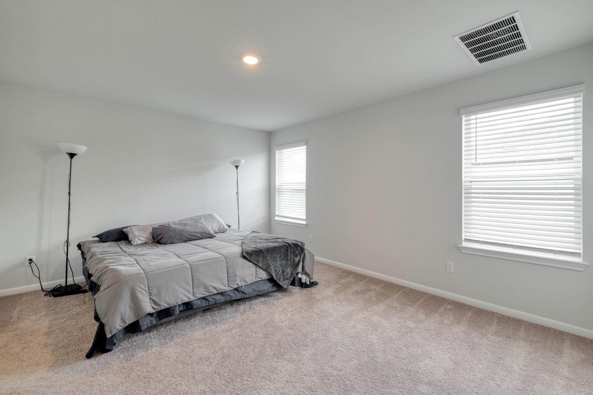 128 Checkers Cv, Elgin, TX 78621