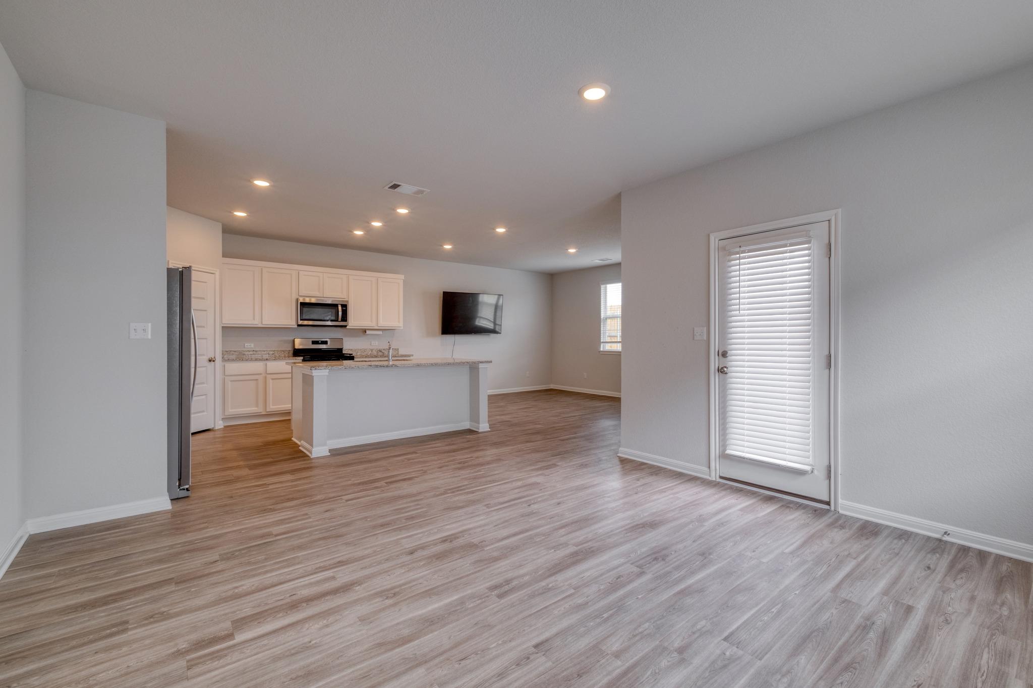 128 Checkers Cv, Elgin, TX 78621