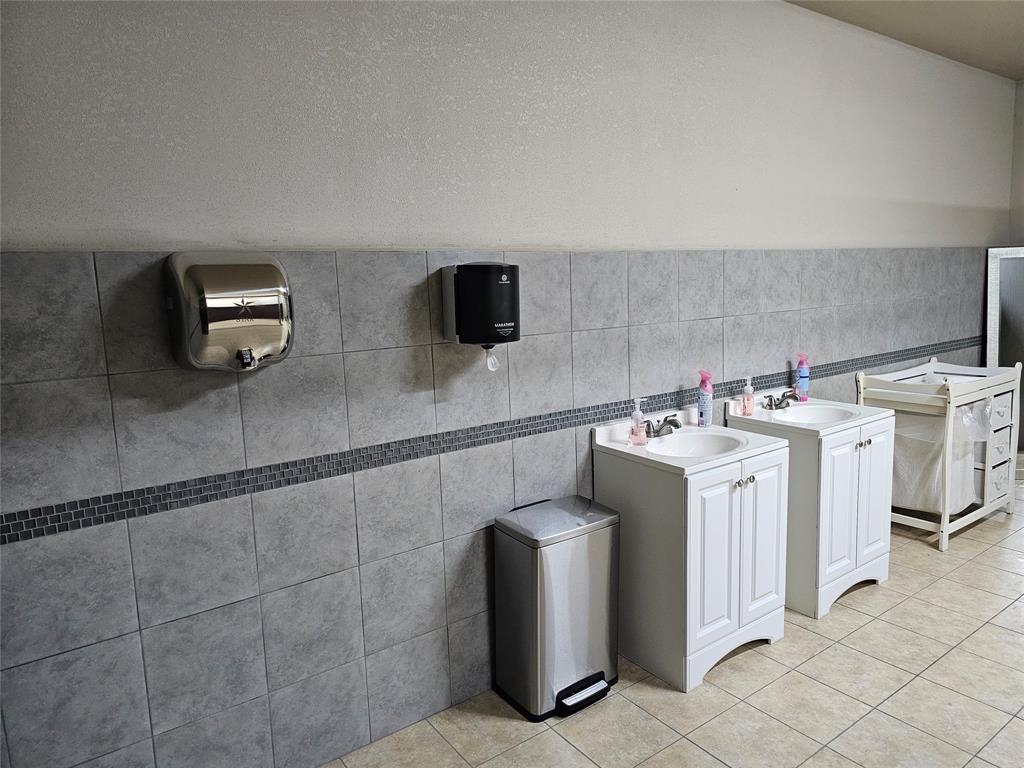 4090 Williamson Rd, Buda, TX 78610