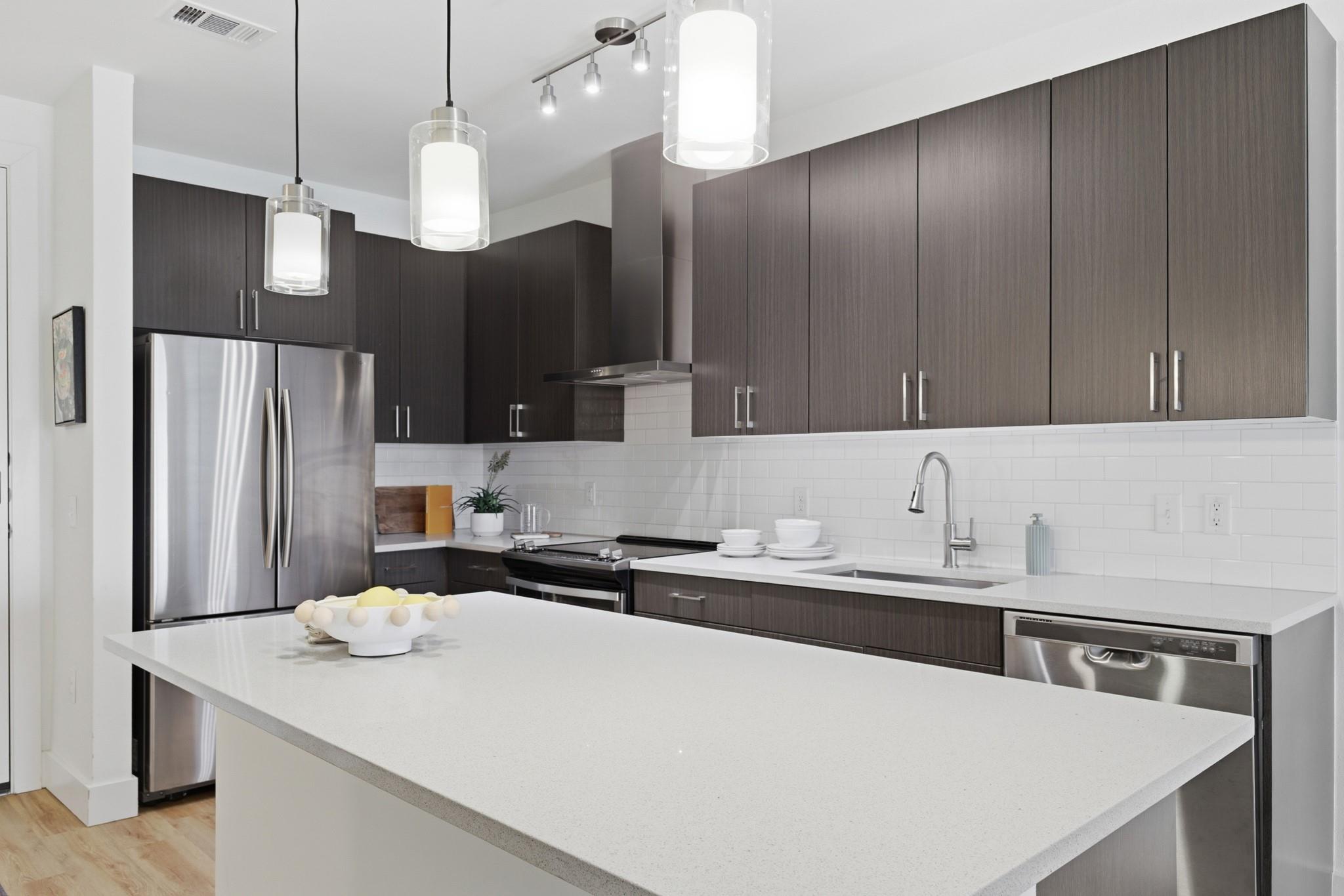 6444 Burnet Rd # 403, Austin, TX 78757