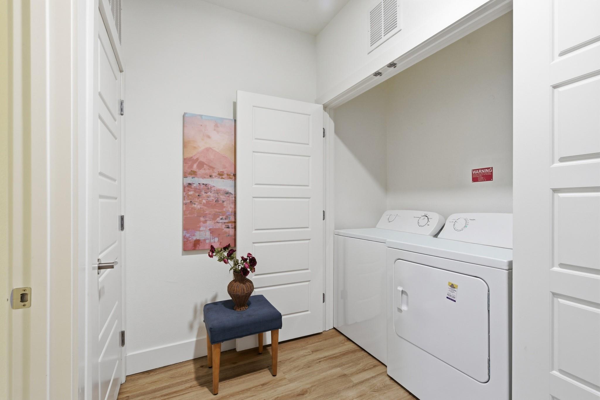 6444 Burnet Rd # 403, Austin, TX 78757