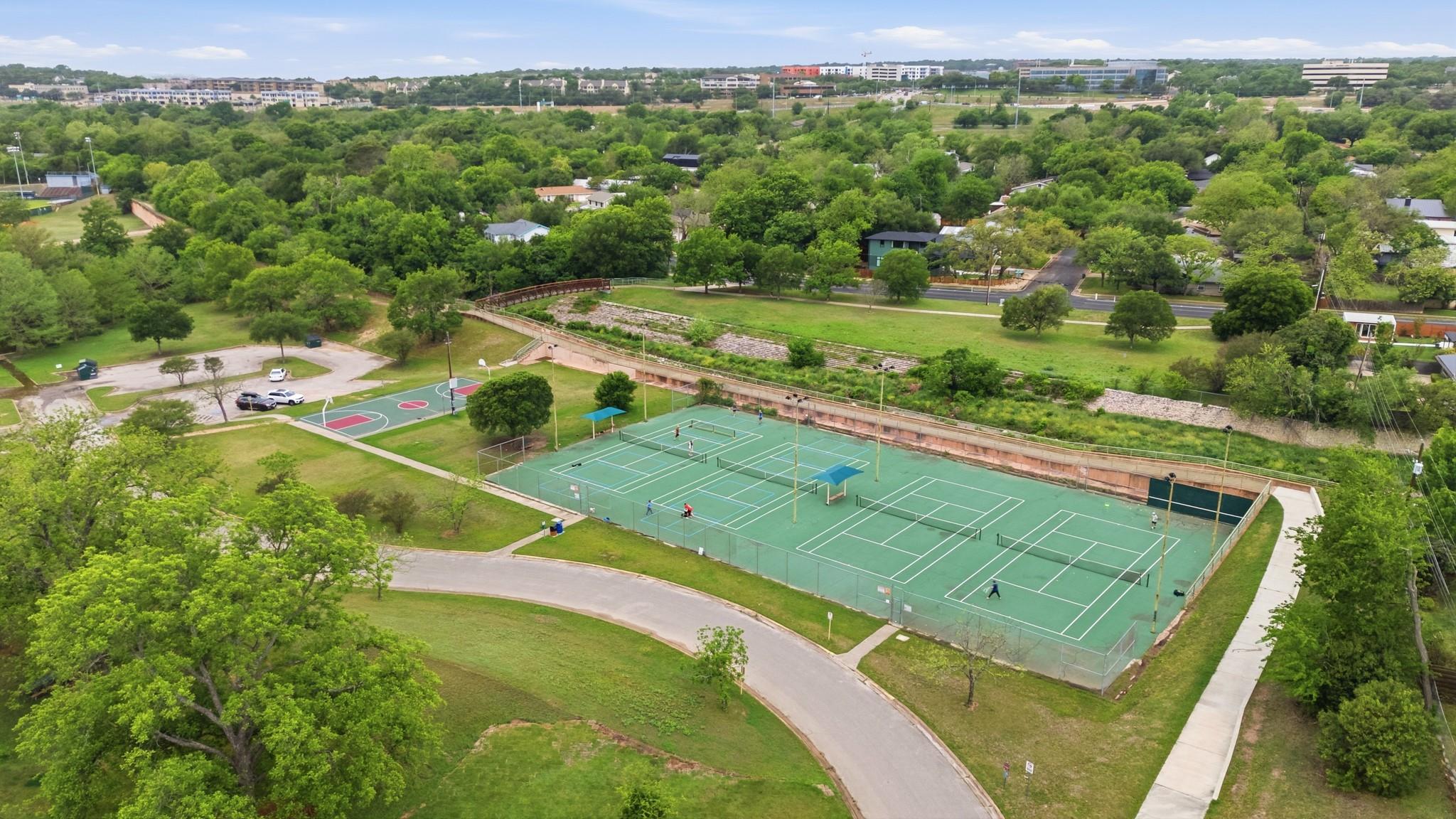 6444 Burnet Rd # 403, Austin, TX 78757