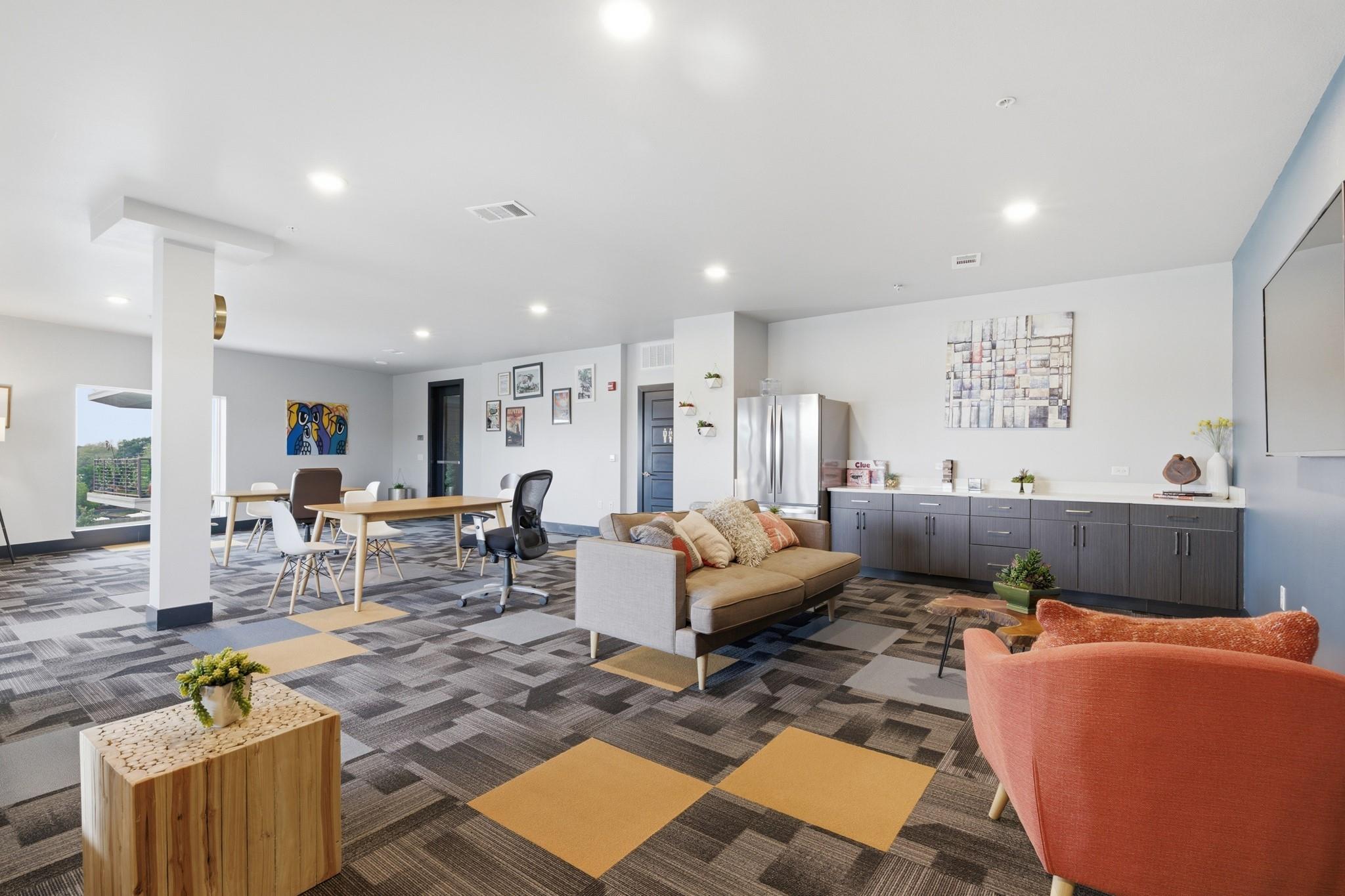 6444 Burnet Rd # 403, Austin, TX 78757