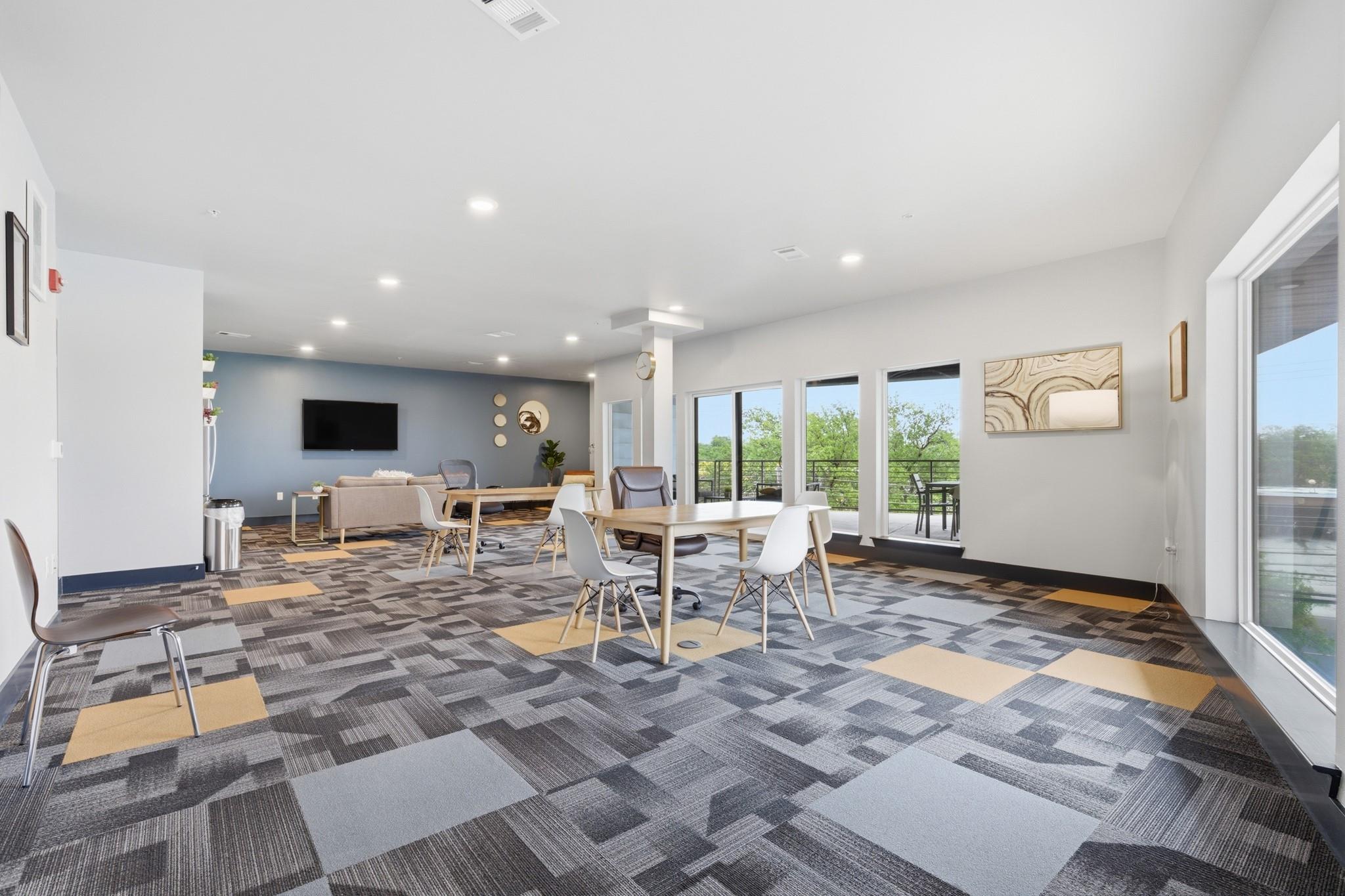 6444 Burnet Rd # 403, Austin, TX 78757