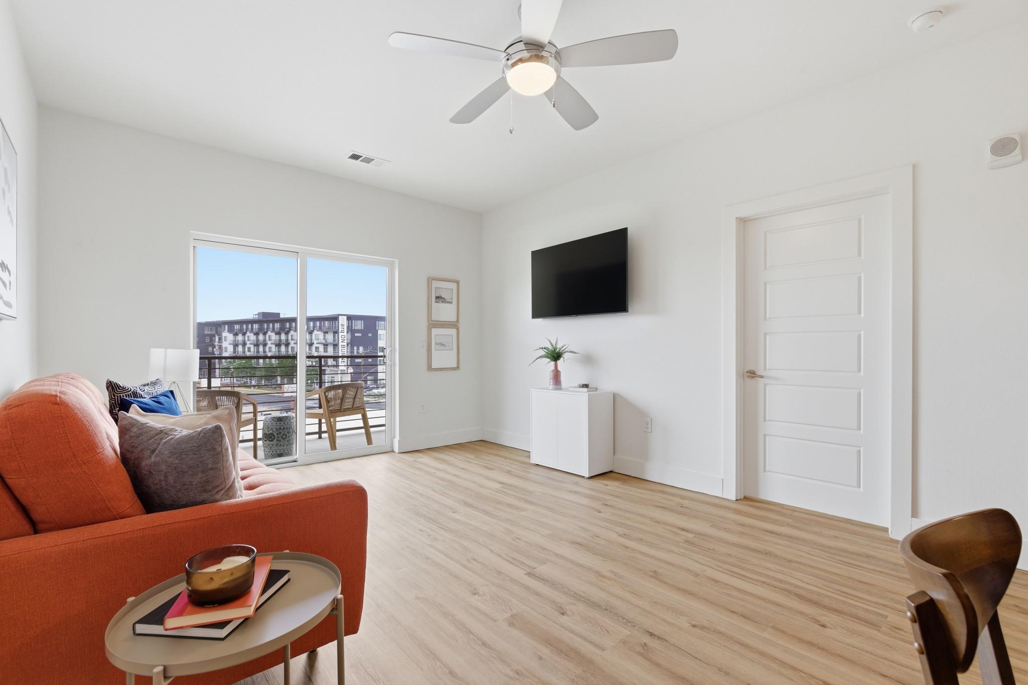 6444 Burnet Rd # 403, Austin, TX 78757